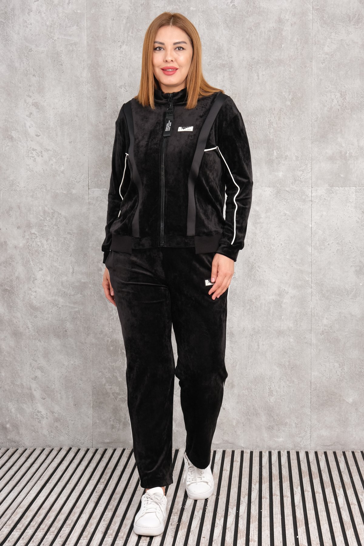 Plus Size Womens Two-Piece Sports Set-Black