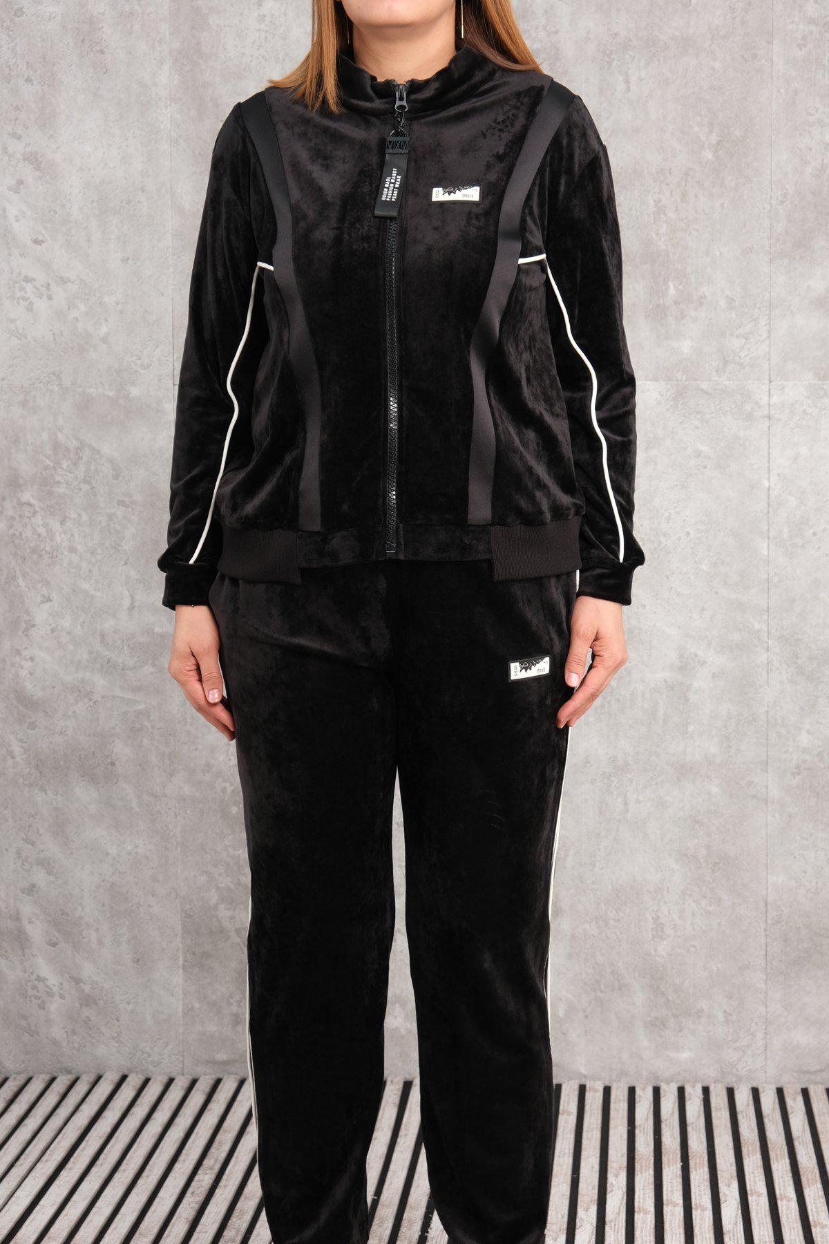 Plus Size Womens Two-Piece Sports Set-Black