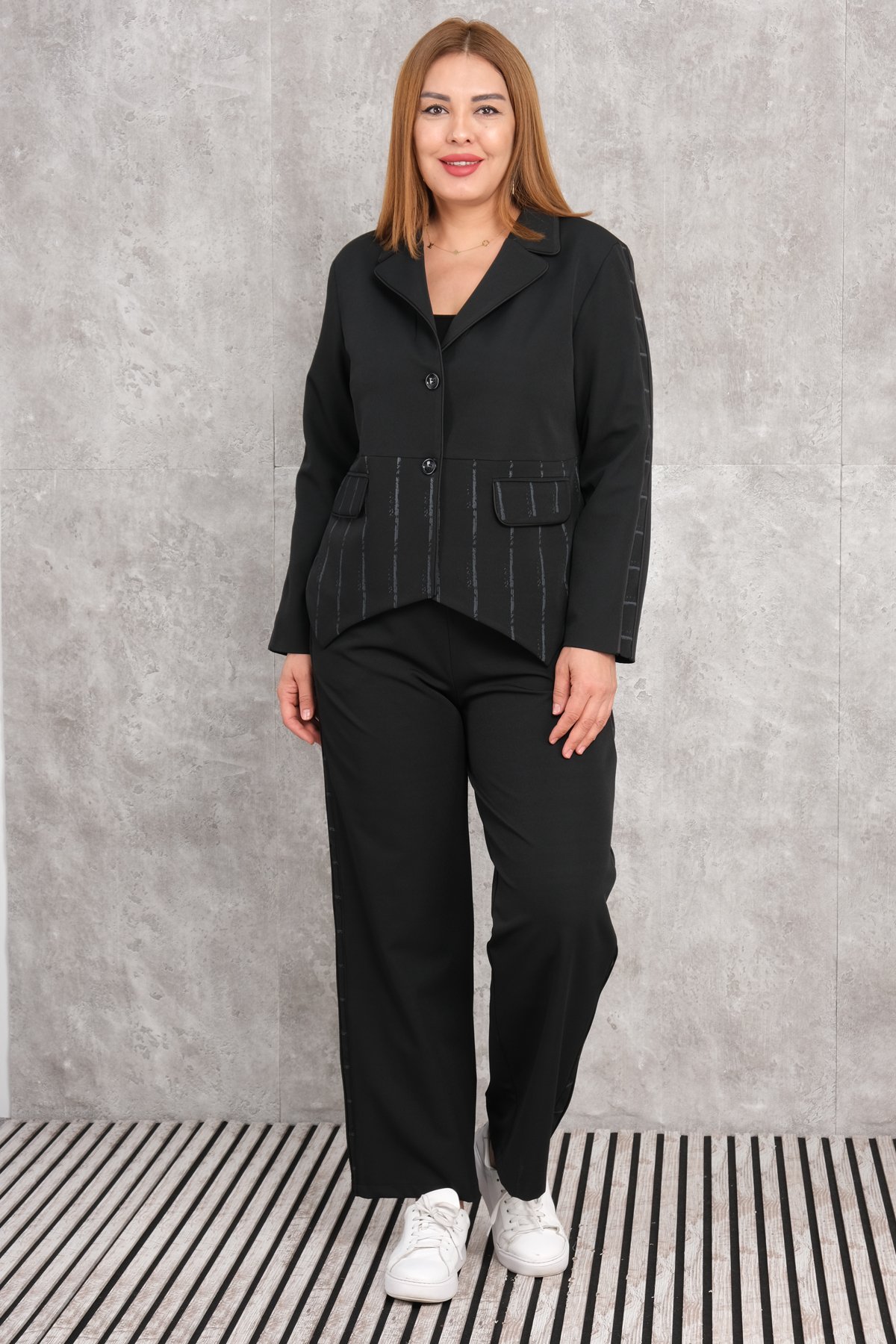 Plus Size Womens Two-Piece Sports Set-Black