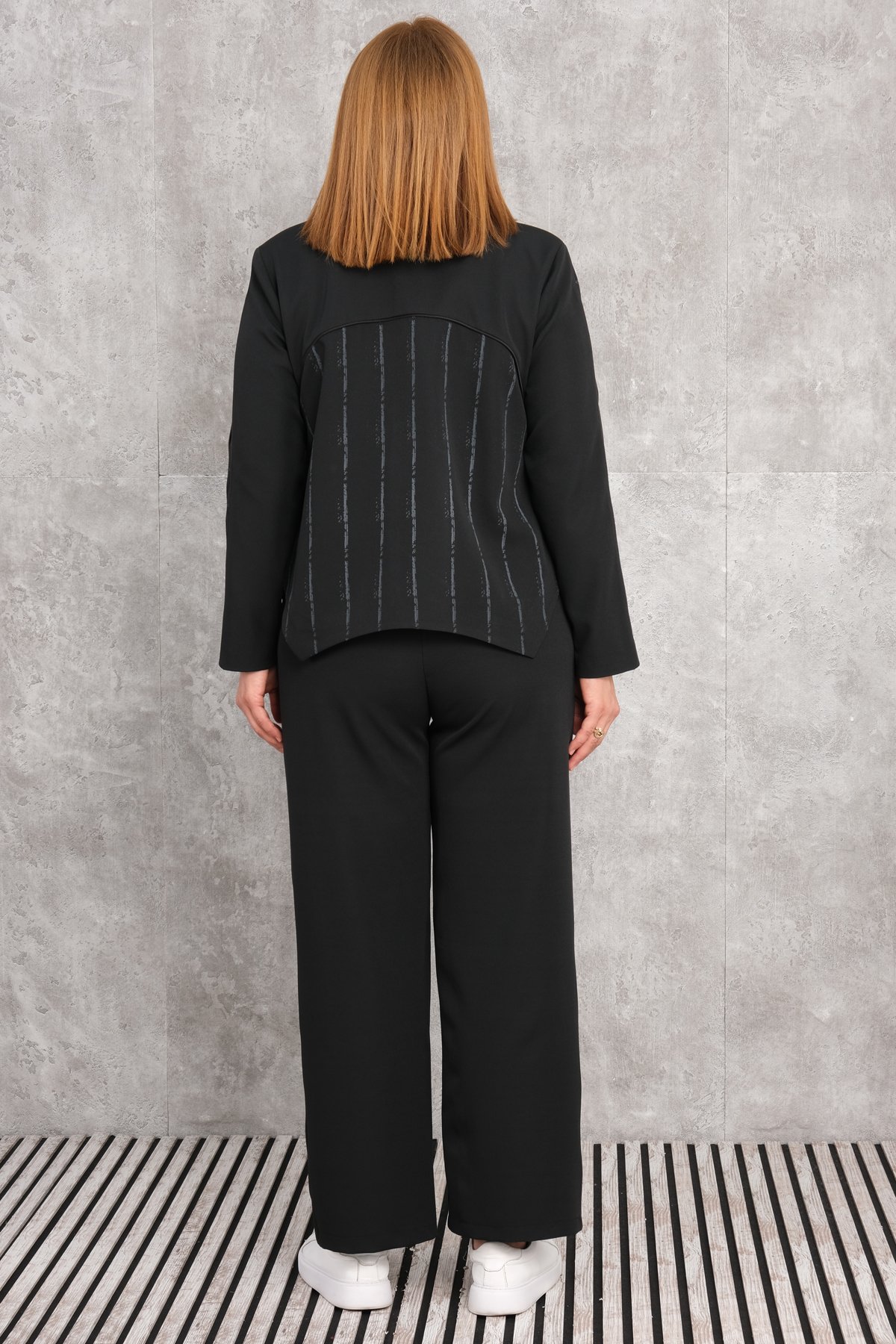 Plus Size Womens Two-Piece Sports Set-Black