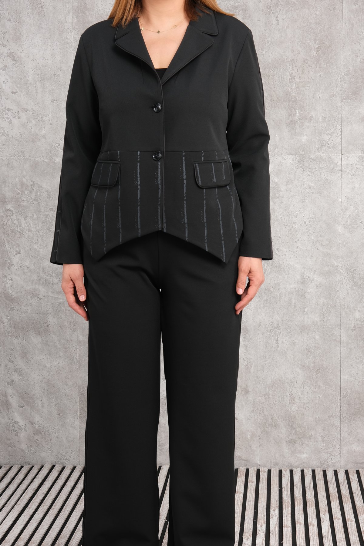 Plus Size Womens Two-Piece Sports Set-Black