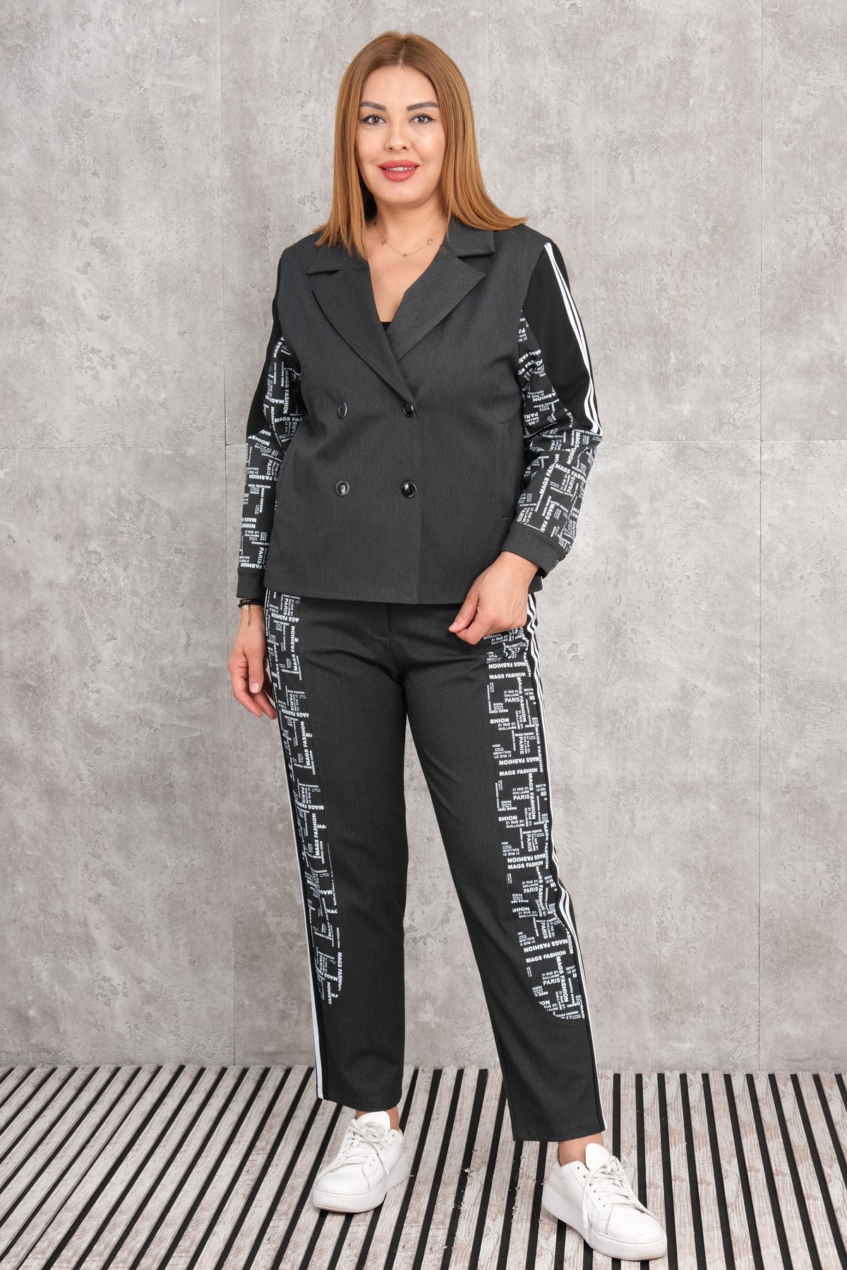 Plus Size Womens Two-Piece Sports Set-Black