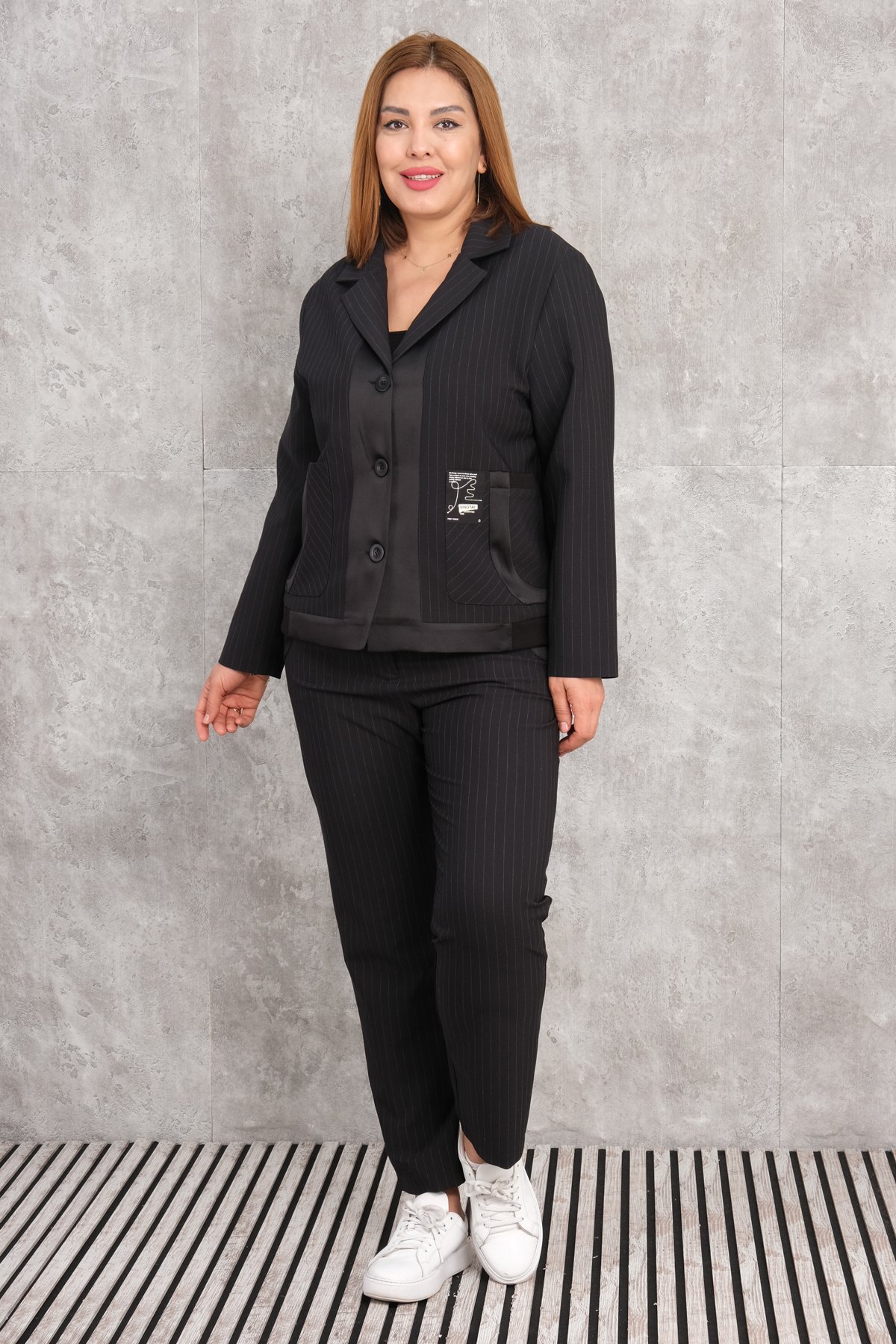 Plus Size Womens Two-Piece Sports Set-Black