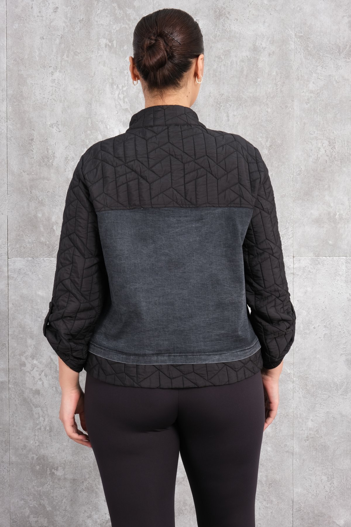 جاكيت رياضي قصير مقاس كبير-الأسود