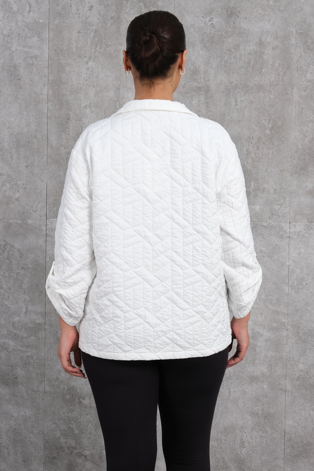 جاكيت رياضي قصير مقاس كبير-الأبيض