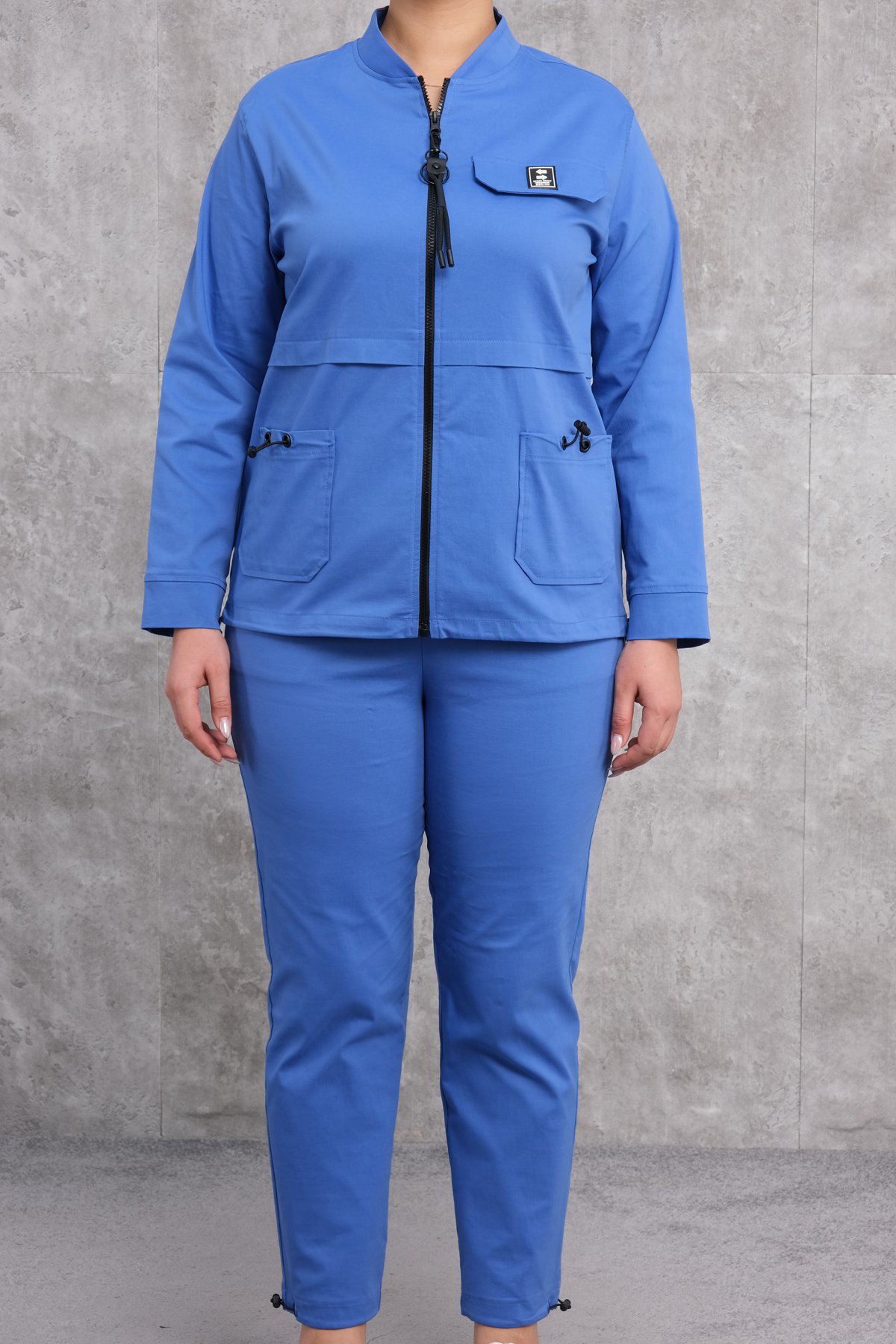 طقم رياضي نسائي مقاس كبير مكون من قطعتين-أزرق فاتح