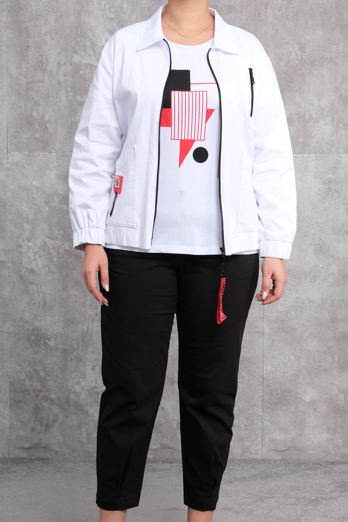 طقم رياضي نسائي مقاس كبير مكون من ثلاث قطع-الأبيض