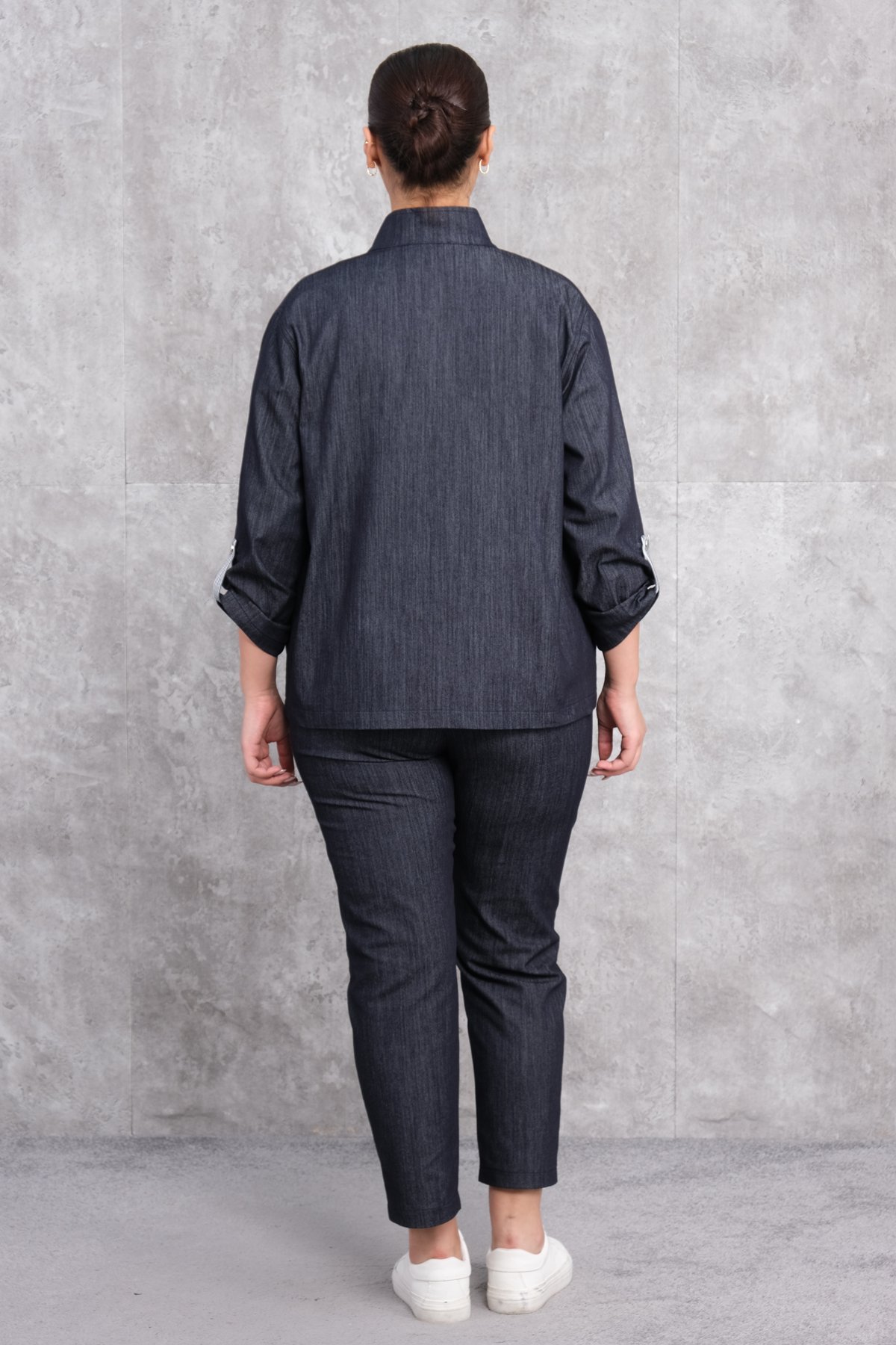 طقم رياضي نسائي مقاس كبير مكون من ثلاث قطع-الأسود