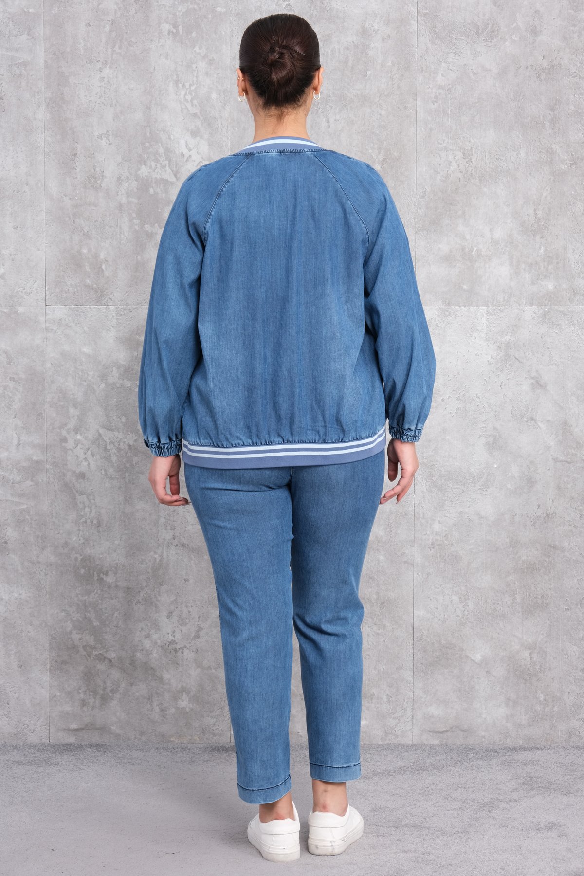 طقم رياضي نسائي مقاس كبير مكون من ثلاث قطع-الأزرق