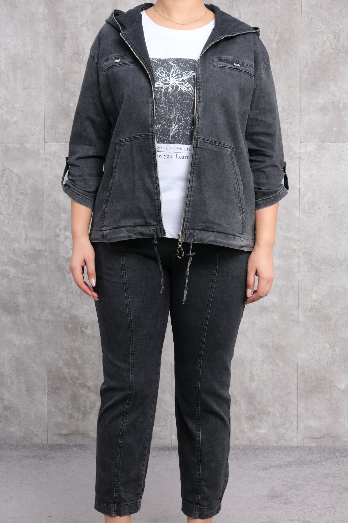 طقم رياضي نسائي مقاس كبير مكون من ثلاث قطع-الأسود