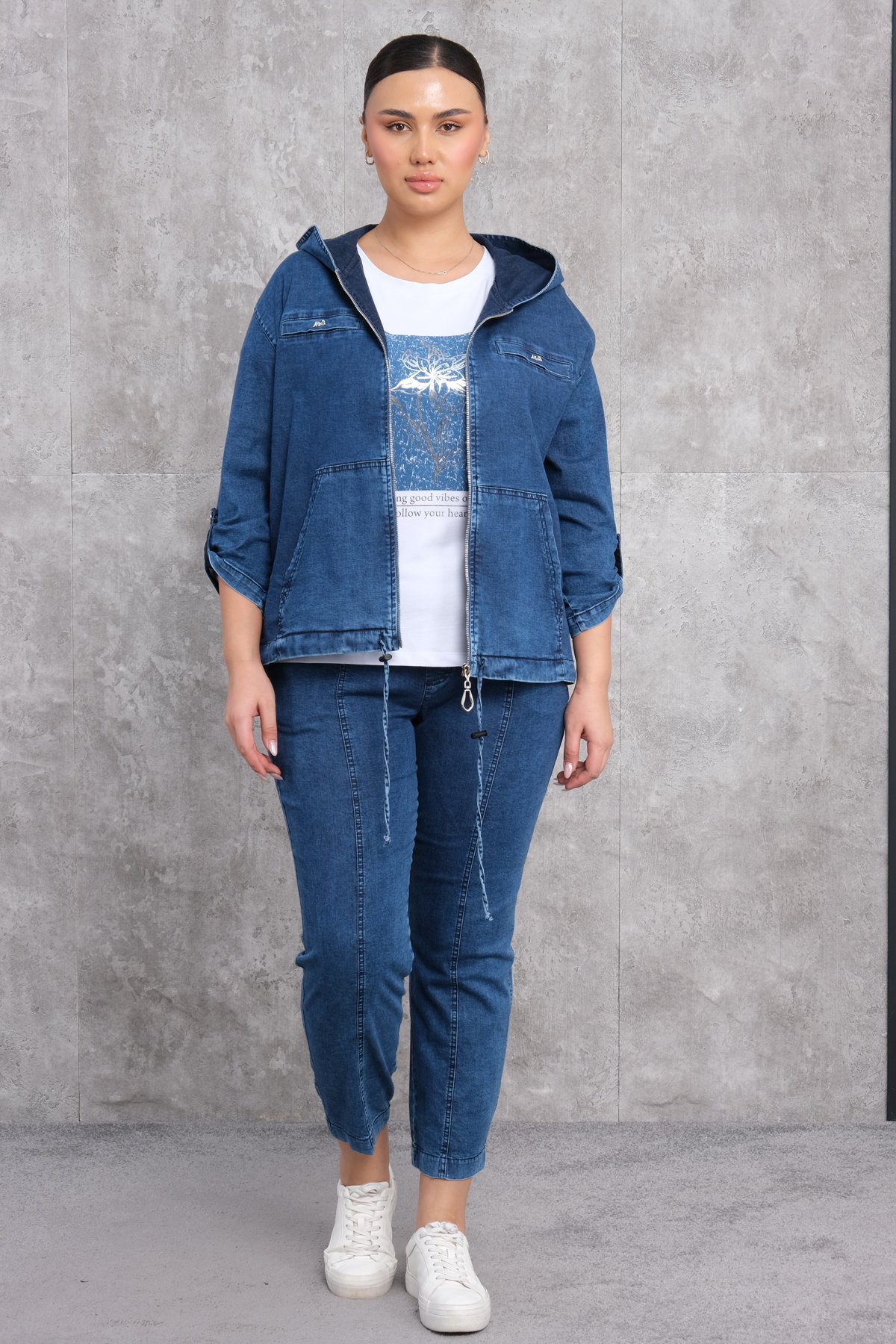 طقم رياضي نسائي مقاس كبير مكون من ثلاث قطع-الأزرق