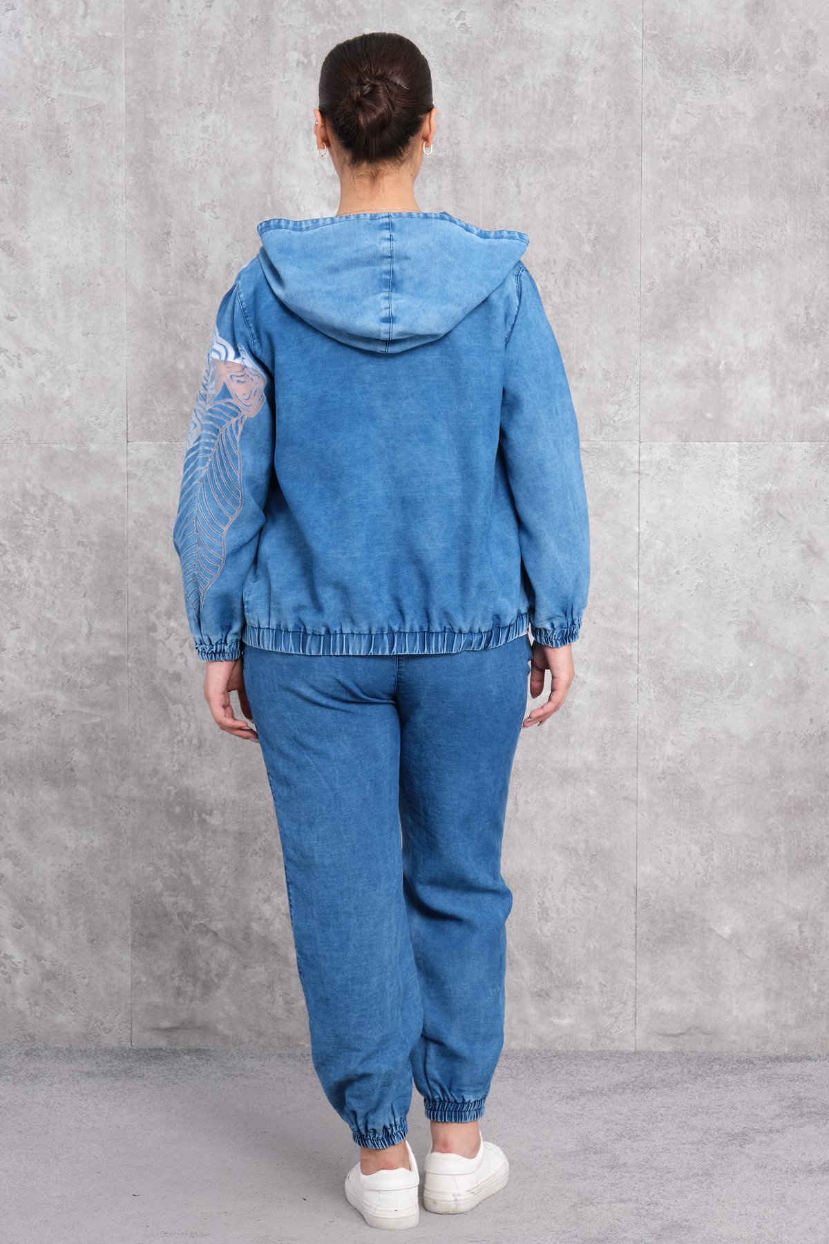 طقم رياضي نسائي مقاس كبير مكون من ثلاث قطع-الأزرق