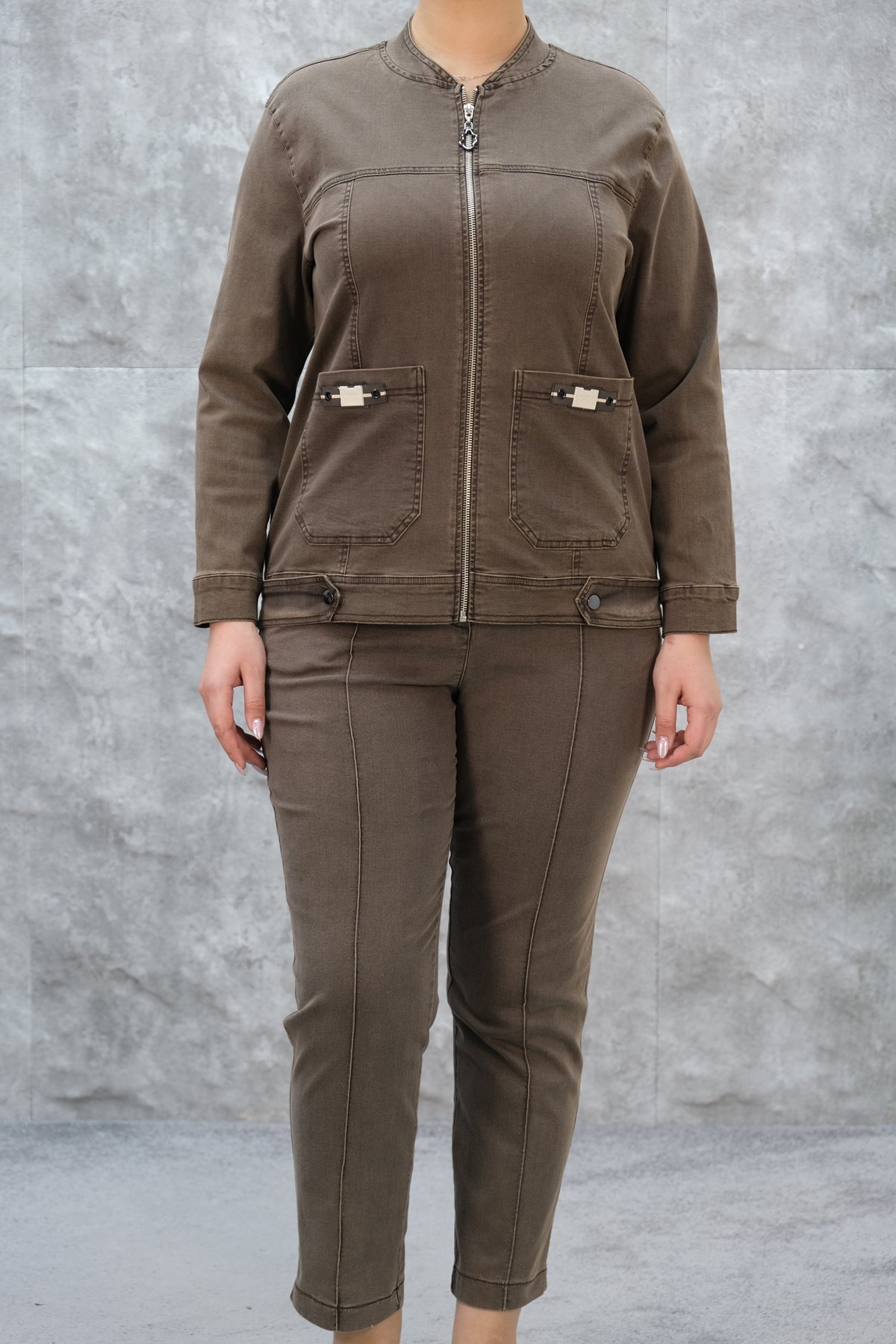 طقم رياضي نسائي مقاس كبير مكون من قطعتين-البني