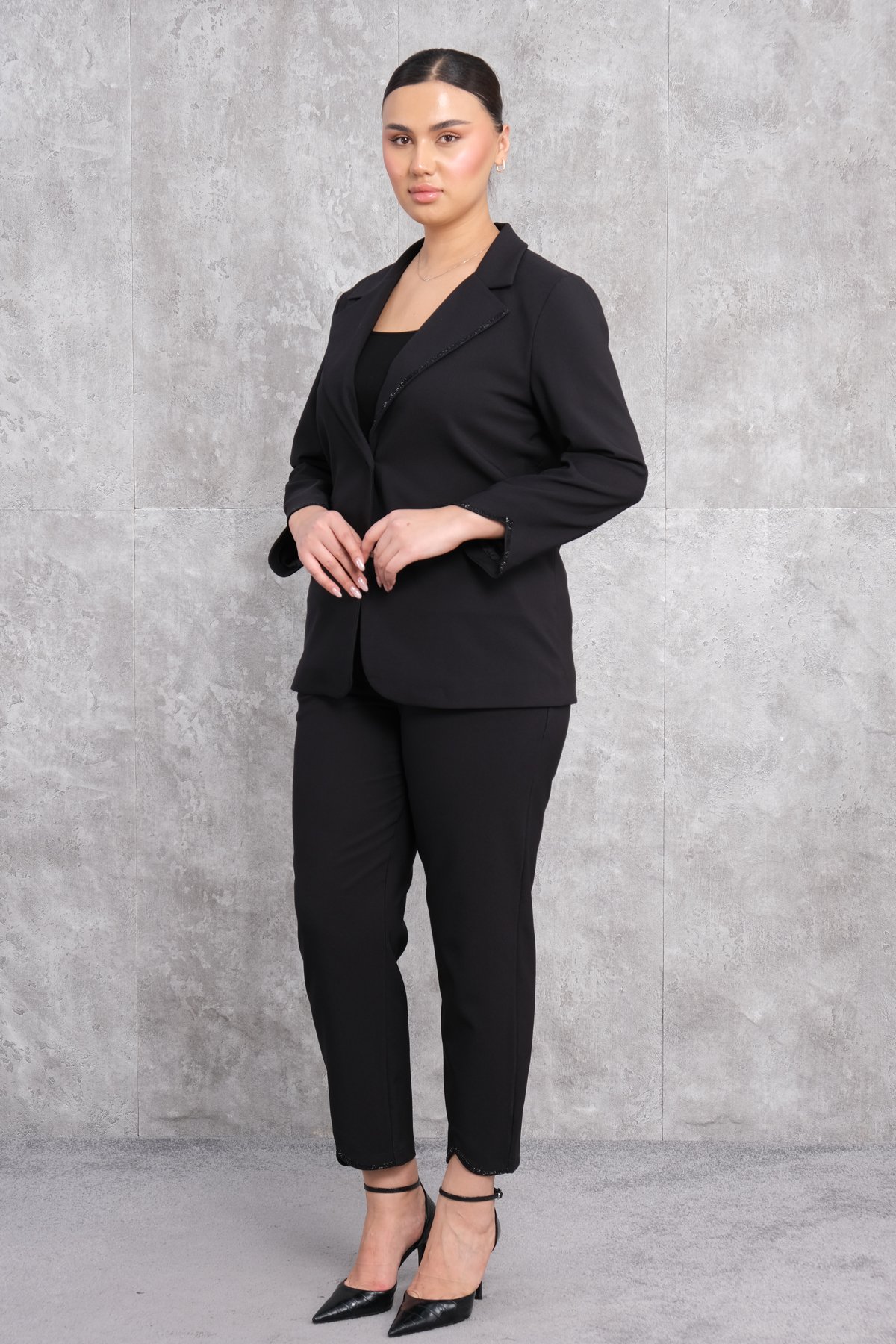 طقم كلاسيكي مكون من قطعتين مقاس كبير-الأسود