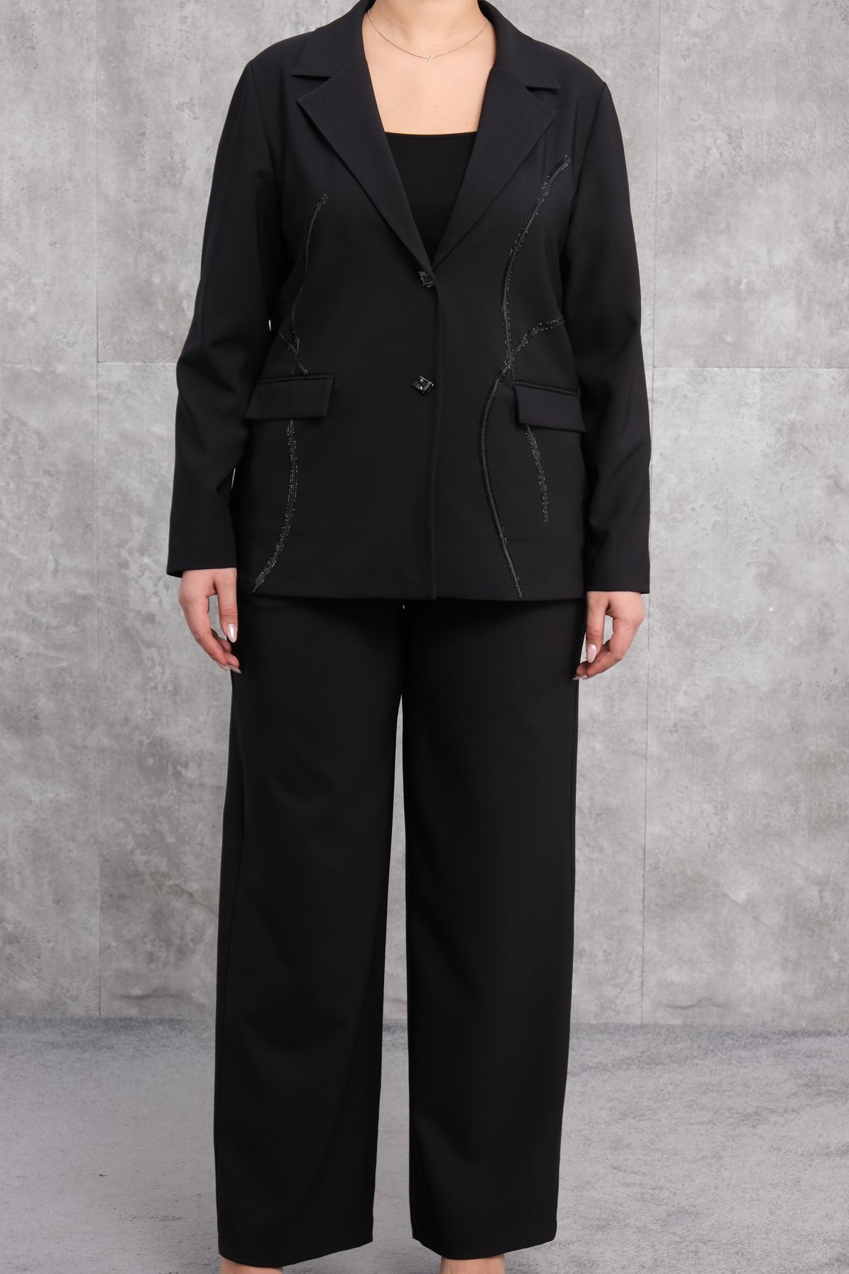 طقم كلاسيكي مكون من قطعتين مقاس كبير-الأسود