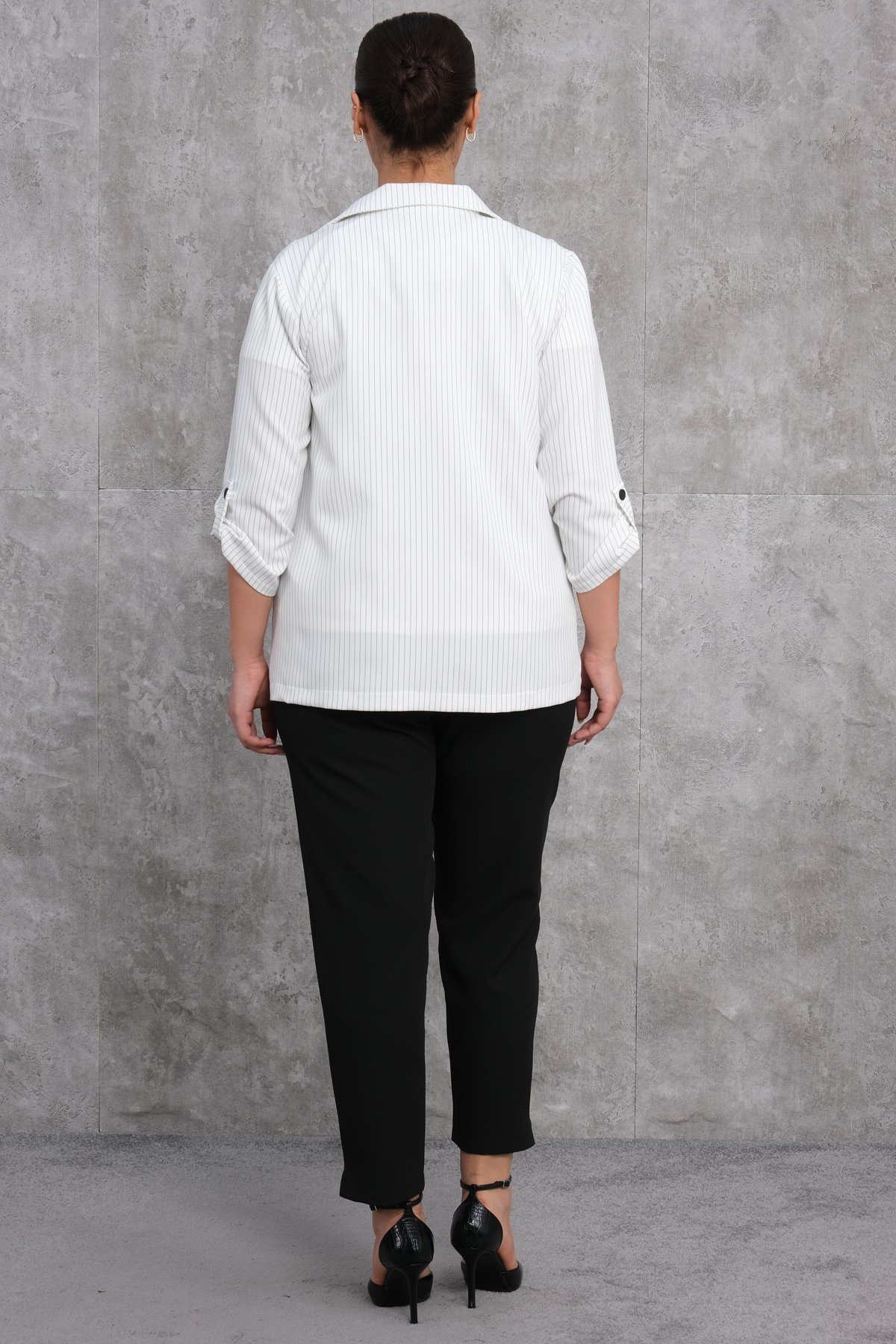 طقم رياضي نسائي مقاس كبير مكون من ثلاث قطع-الأسود