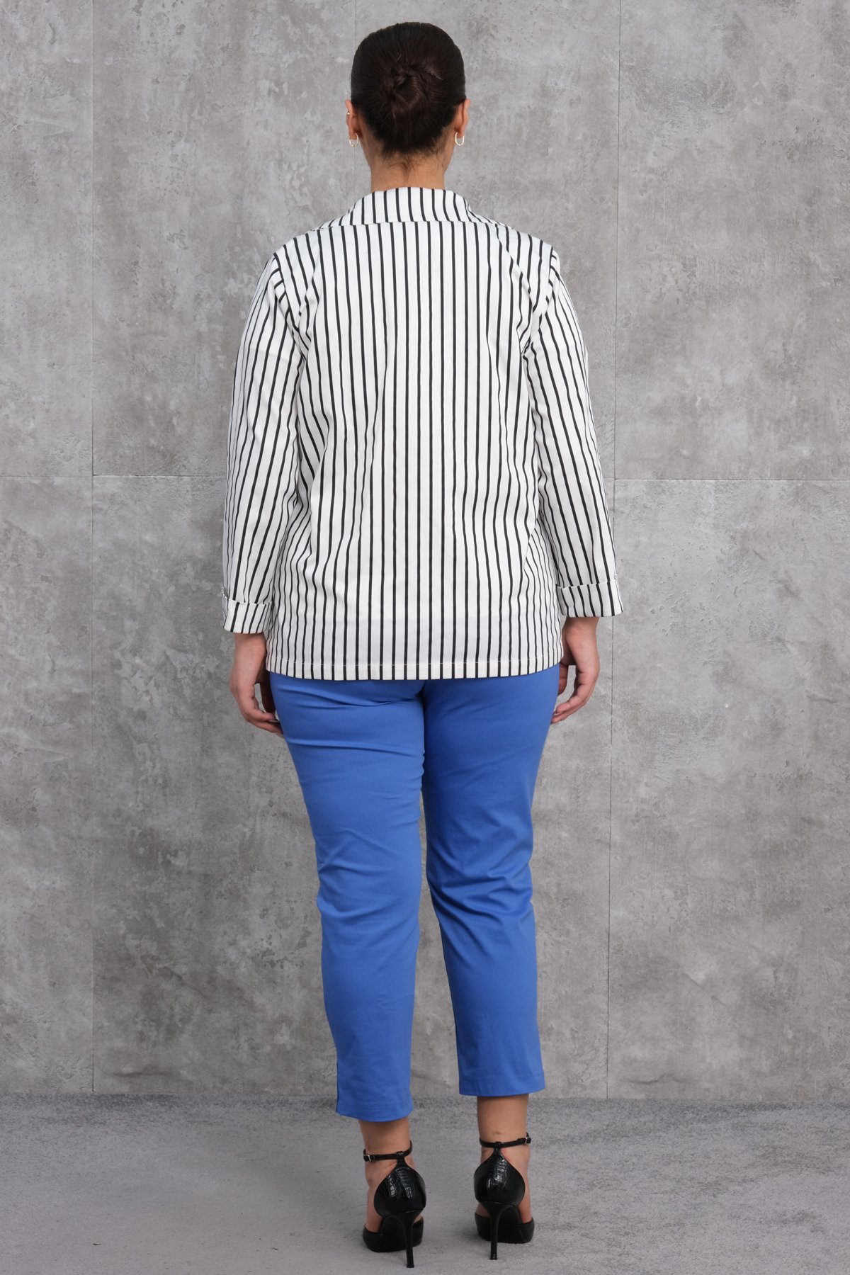 طقم رياضي نسائي مقاس كبير مكون من ثلاث قطع-الأزرق