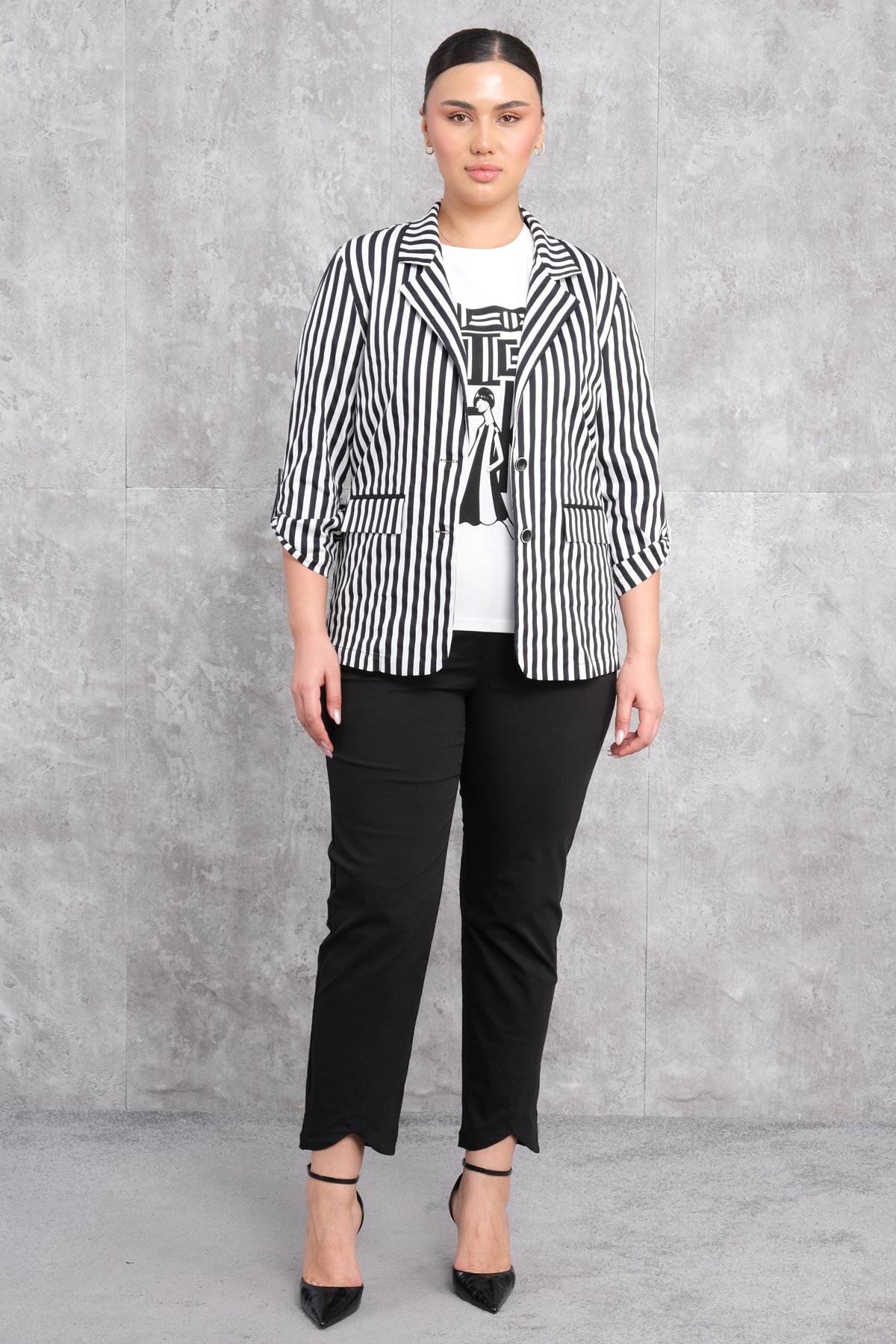 طقم رياضي نسائي مقاس كبير مكون من ثلاث قطع-الأسود