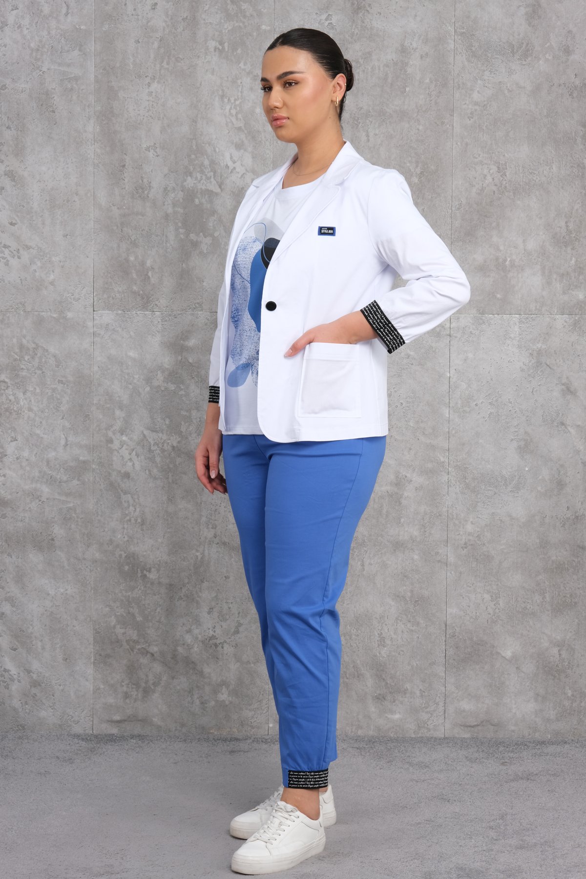 طقم رياضي نسائي مقاس كبير مكون من ثلاث قطع-الأزرق