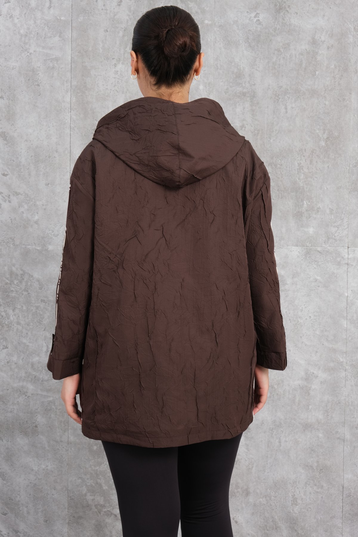 معطف ترنش مقاس كبير-البني