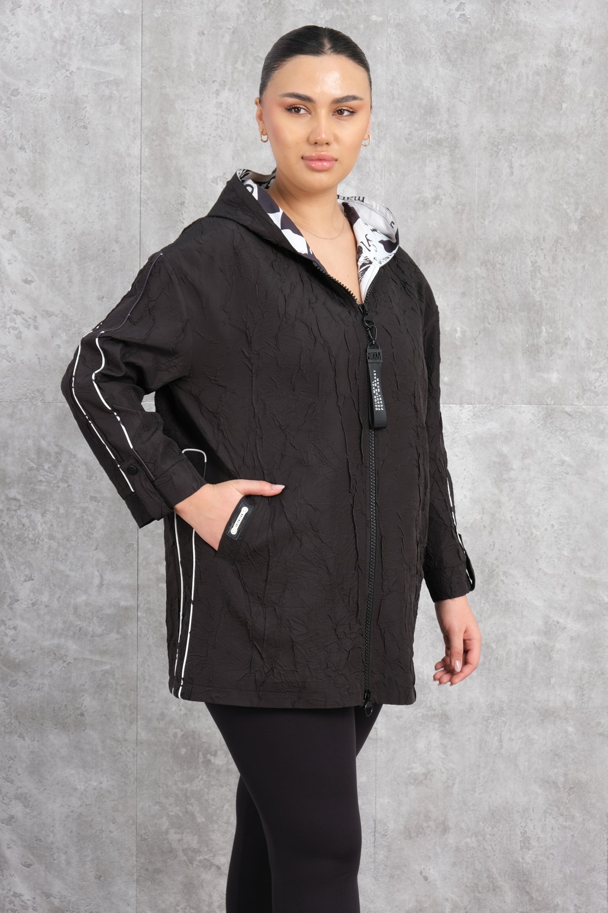 معطف ترنش مقاس كبير-الأسود