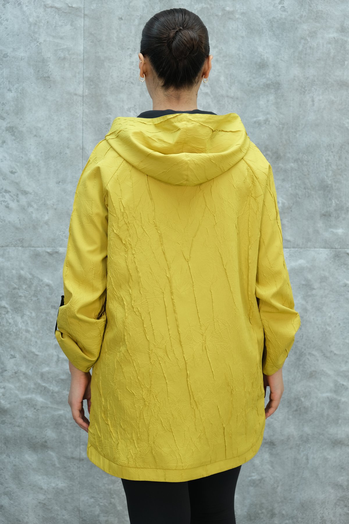 معطف ترنش مقاس كبير-الأصفر