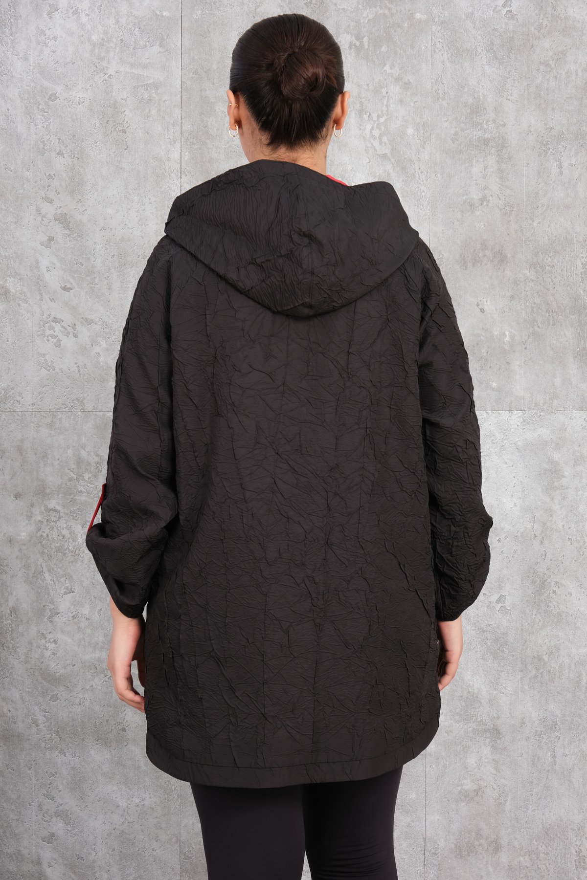 معطف ترنش مقاس كبير-الأسود