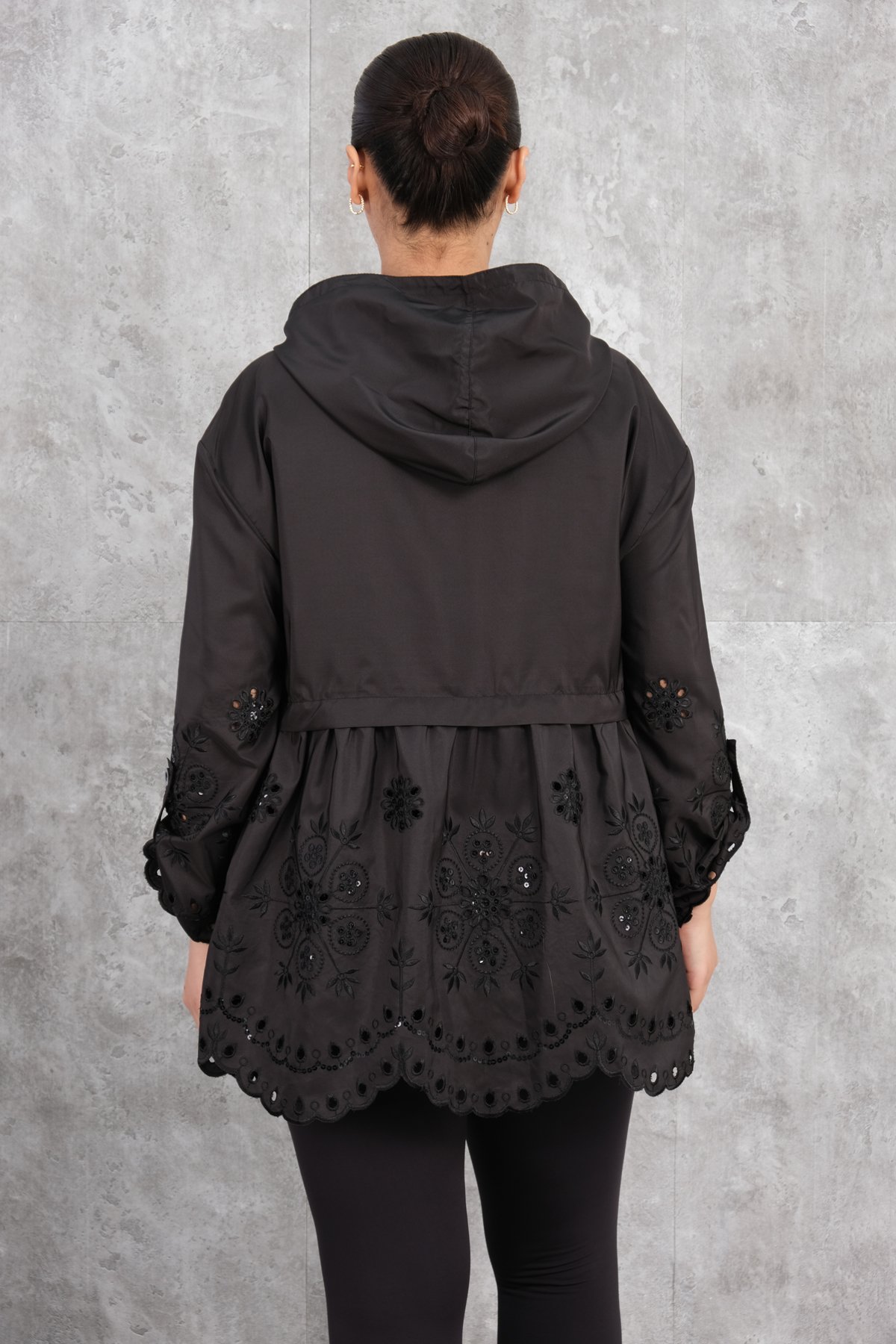 معطف ترنش مقاس كبير-الأسود