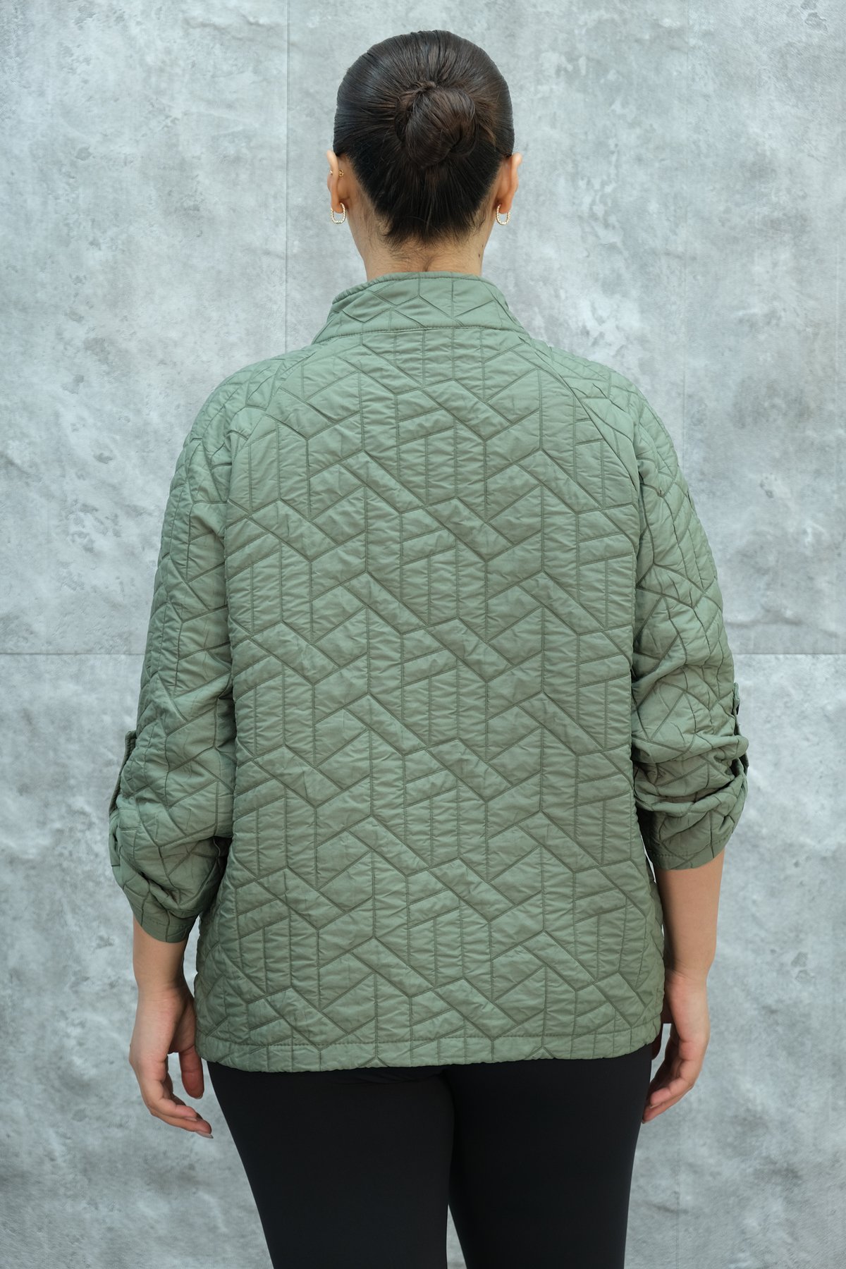 جاكيت رياضي قصير مقاس كبير-الخاكي