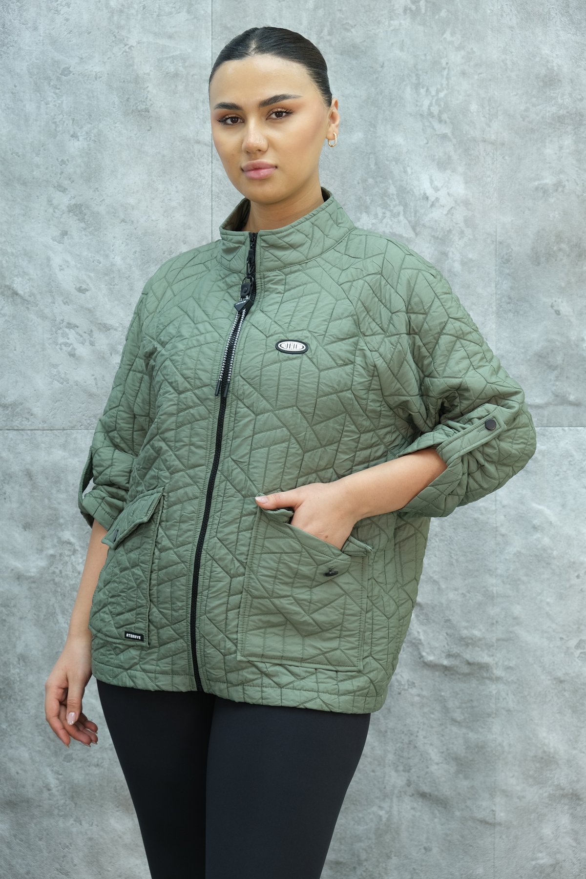 جاكيت رياضي قصير مقاس كبير-الخاكي