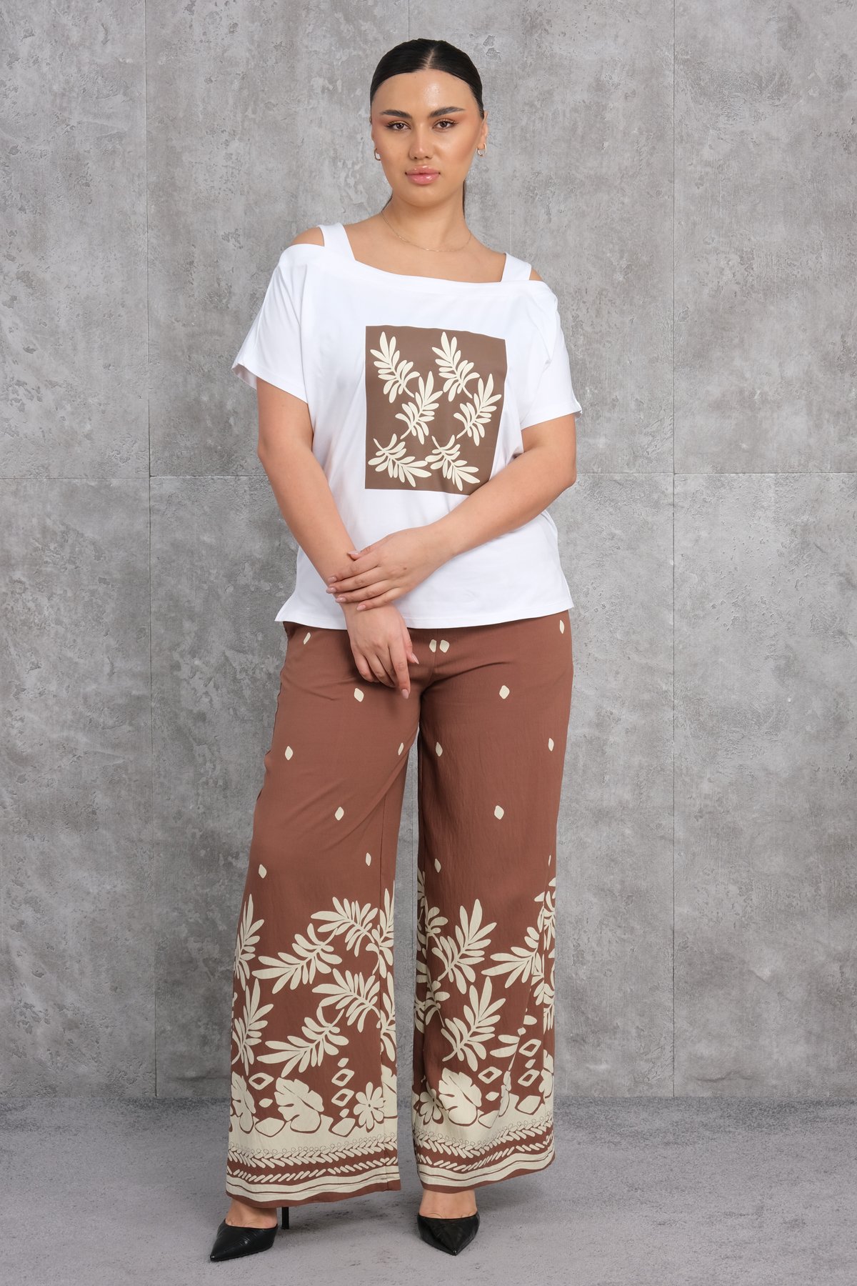 طقم من قطعتين مقاس كبير-البني