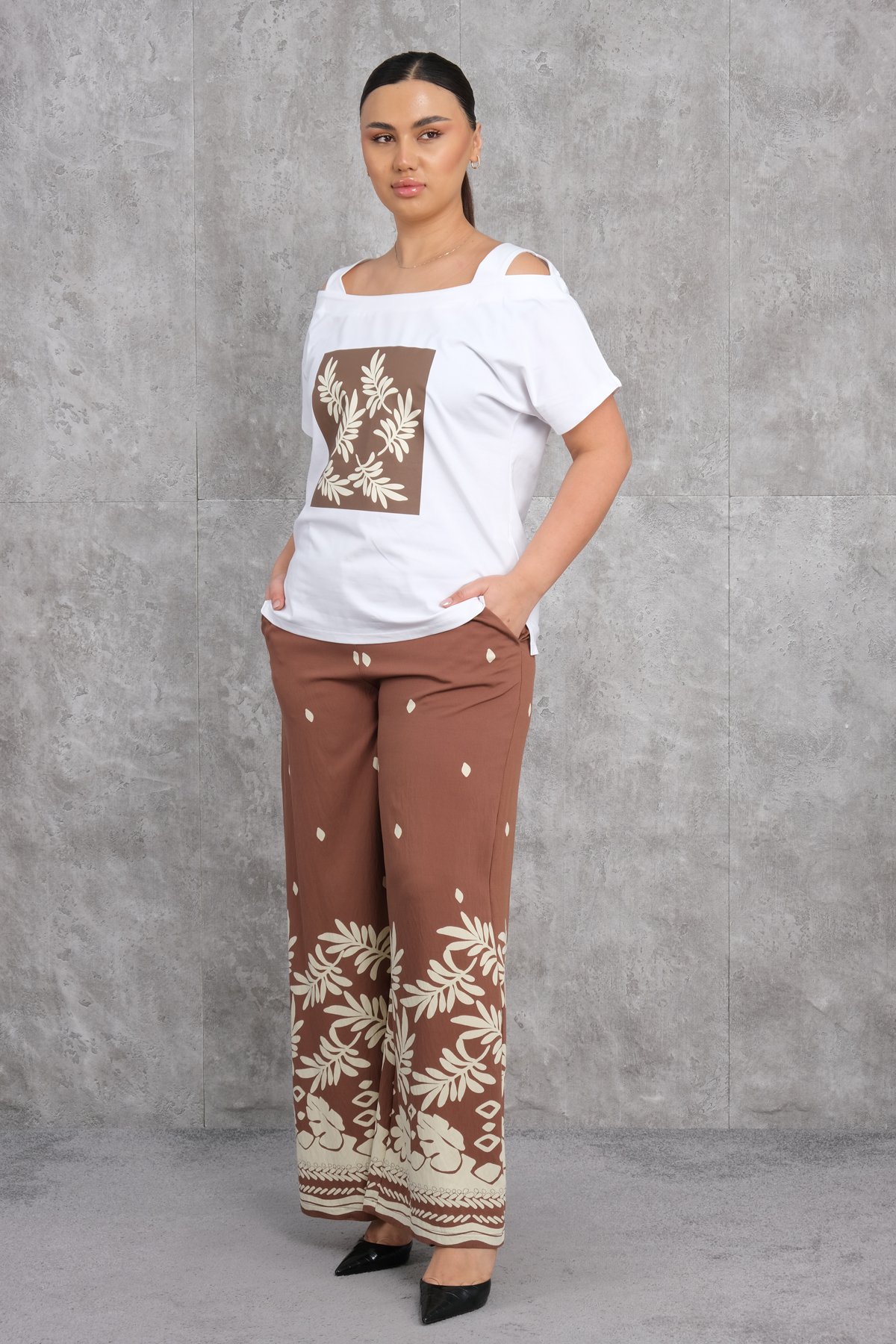 طقم من قطعتين مقاس كبير-البني