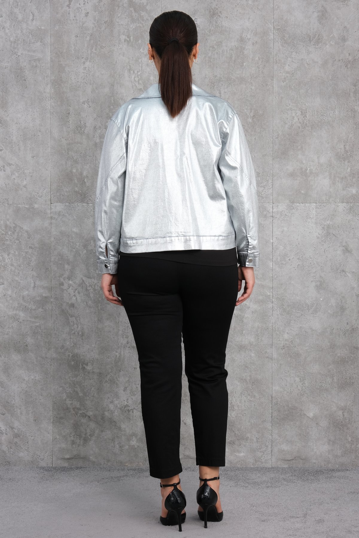 طقم من ثلاث قطع مقاس كبير-الرمادي