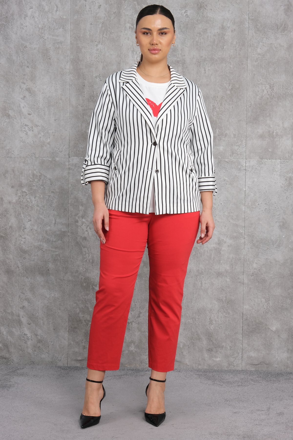 طقم من ثلاث قطع مقاس كبير-الأحمر