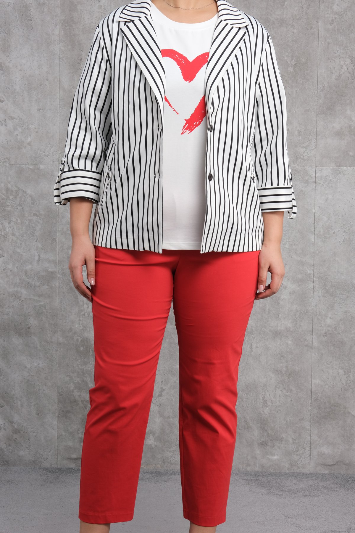 طقم من ثلاث قطع مقاس كبير-الأحمر