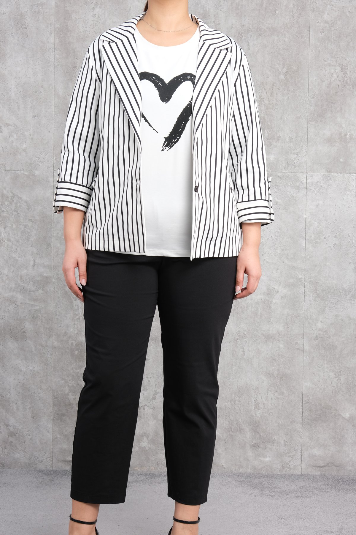 طقم من ثلاث قطع مقاس كبير-الأسود