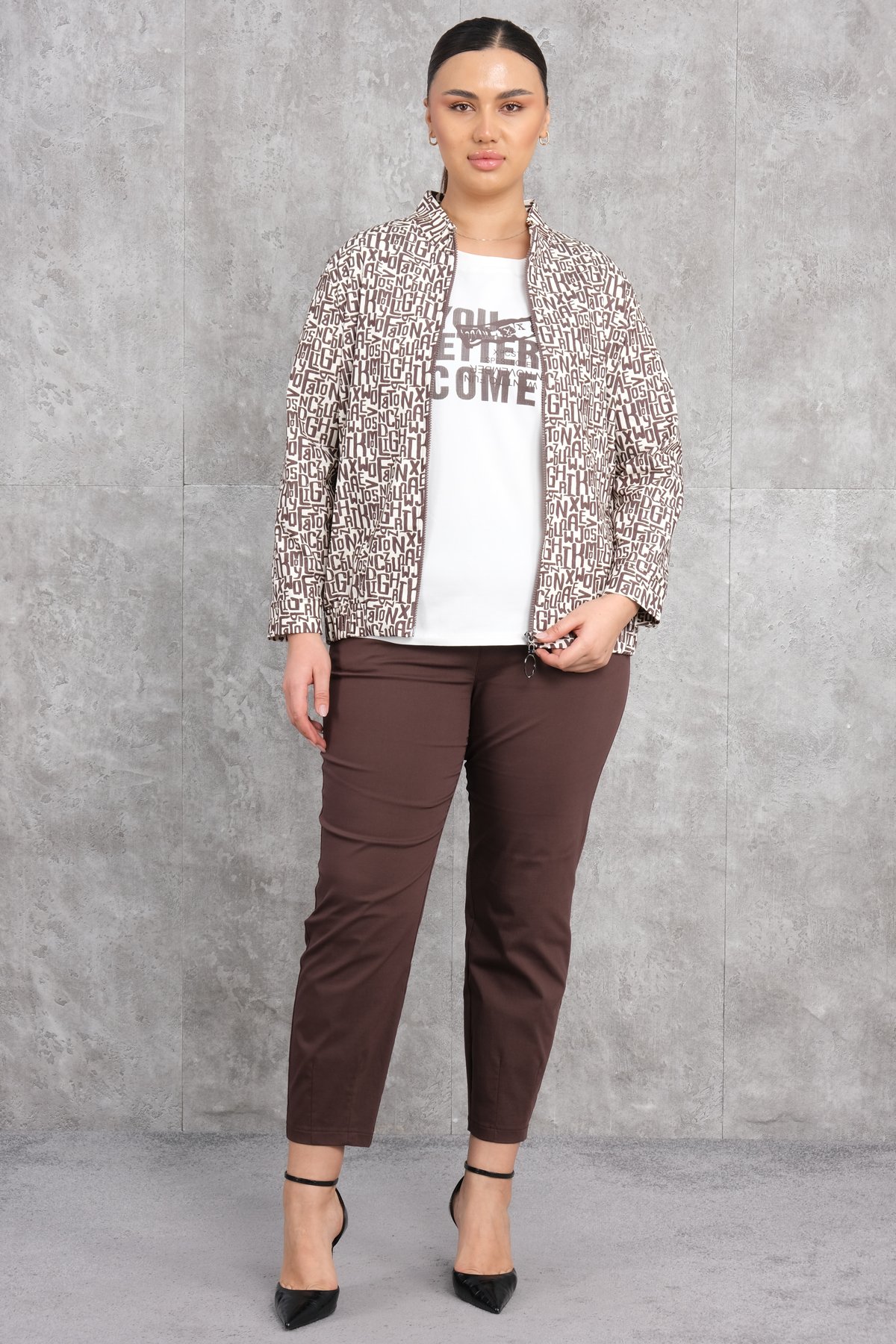 طقم من ثلاث قطع مقاس كبير-البني