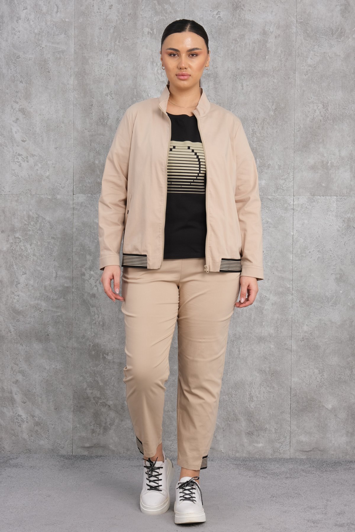 طقم رياضي مكون من ثلاث قطع مقاس كبير-فرو المنك