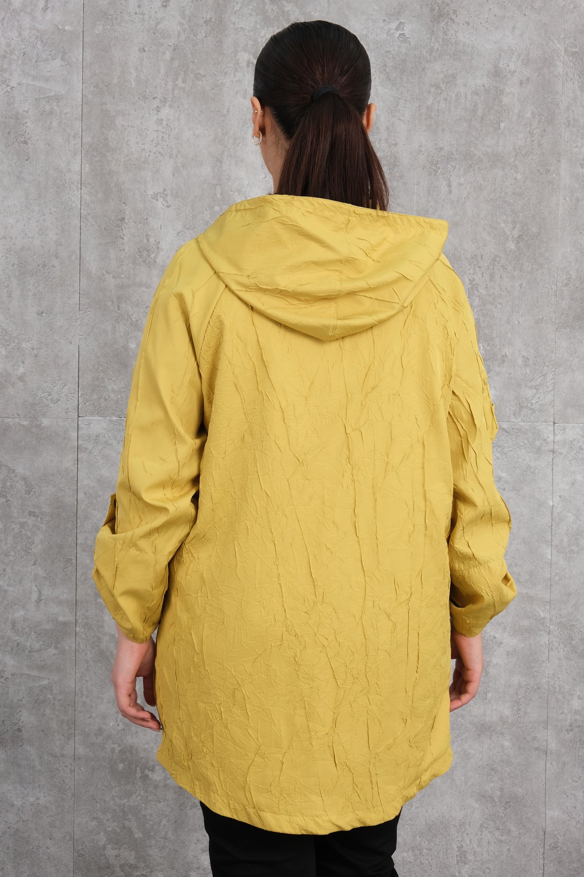 معطف ترنش مقاس كبير-الأصفر