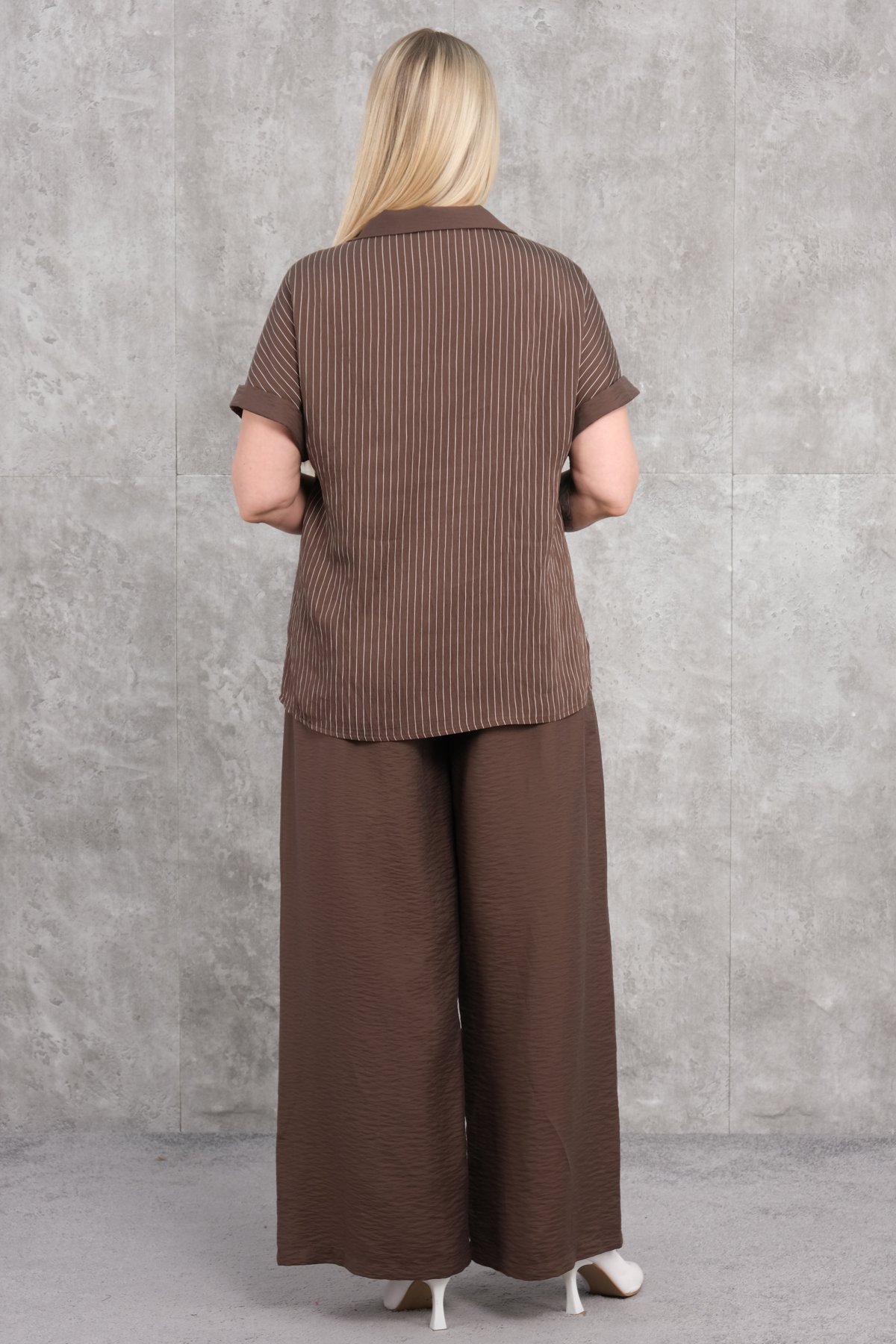 Комплект из двух предметов больших размеров-Коричневый