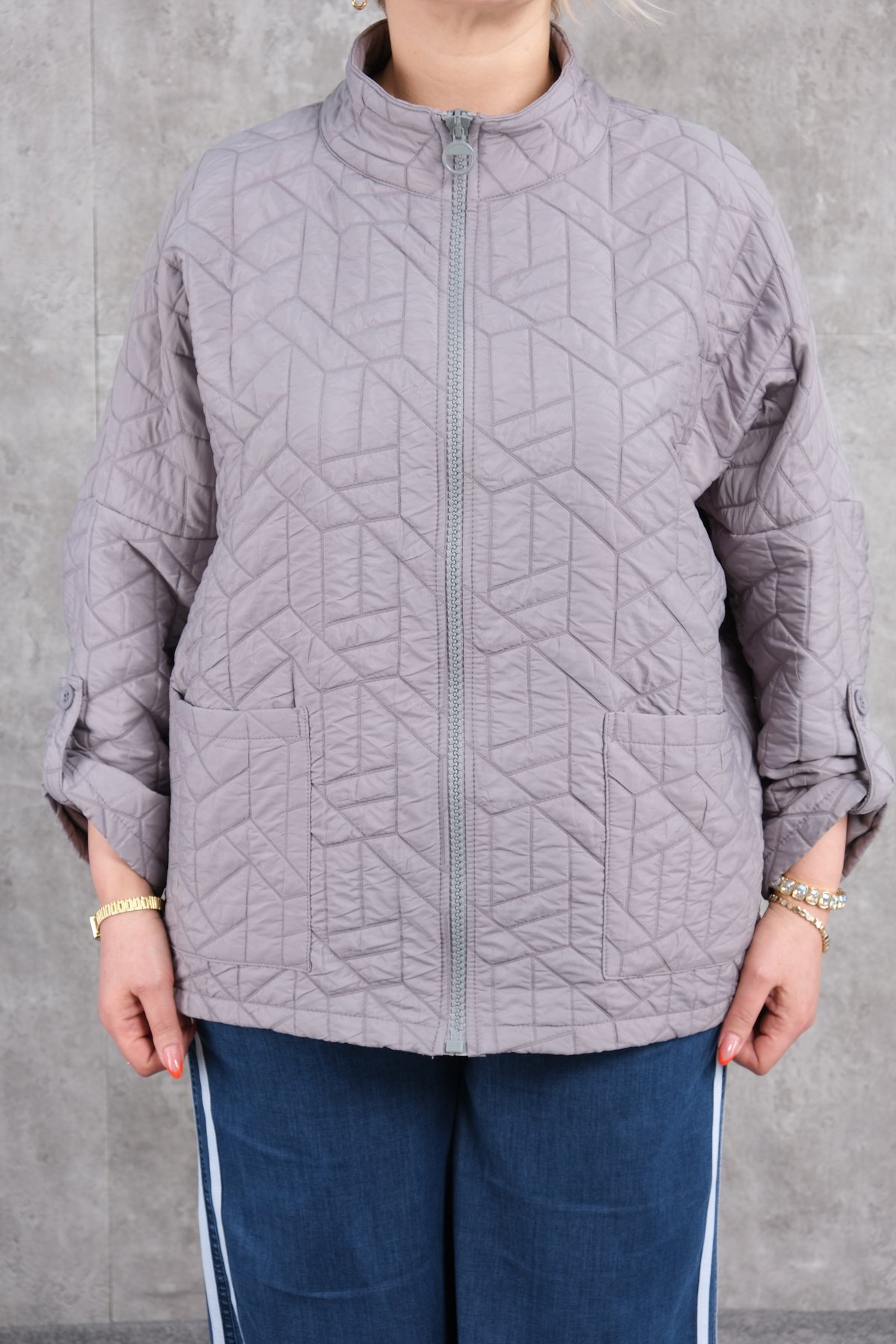 جاكيت رياضي قصير مقاس كبير-الرمادي