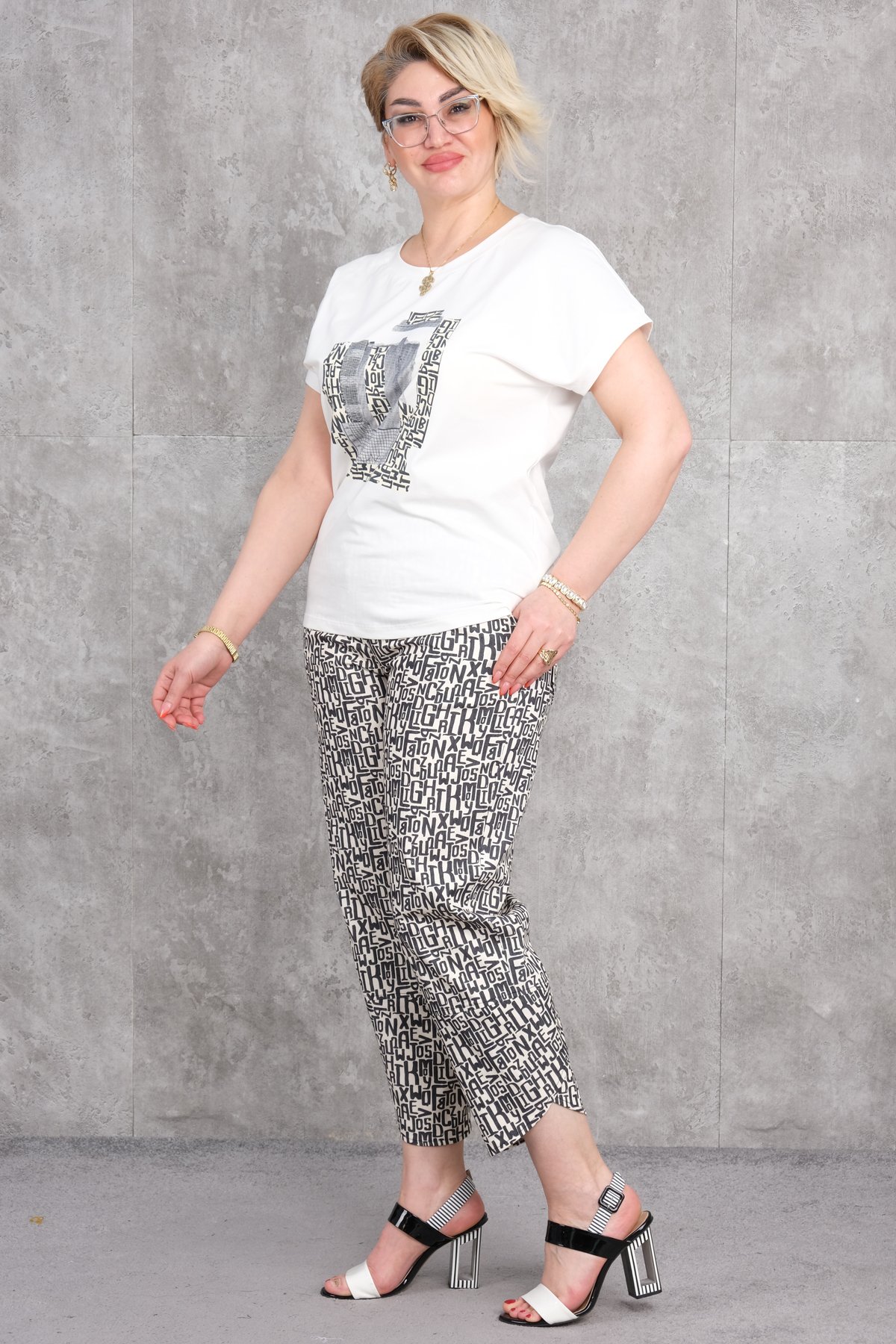 طقم من قطعتين مقاس كبير-الأسود