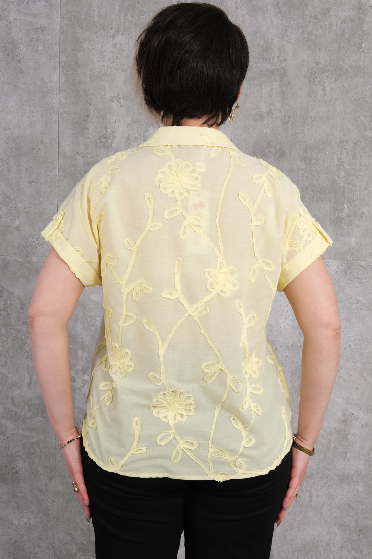 قميص مقاس كبير-الأصفر