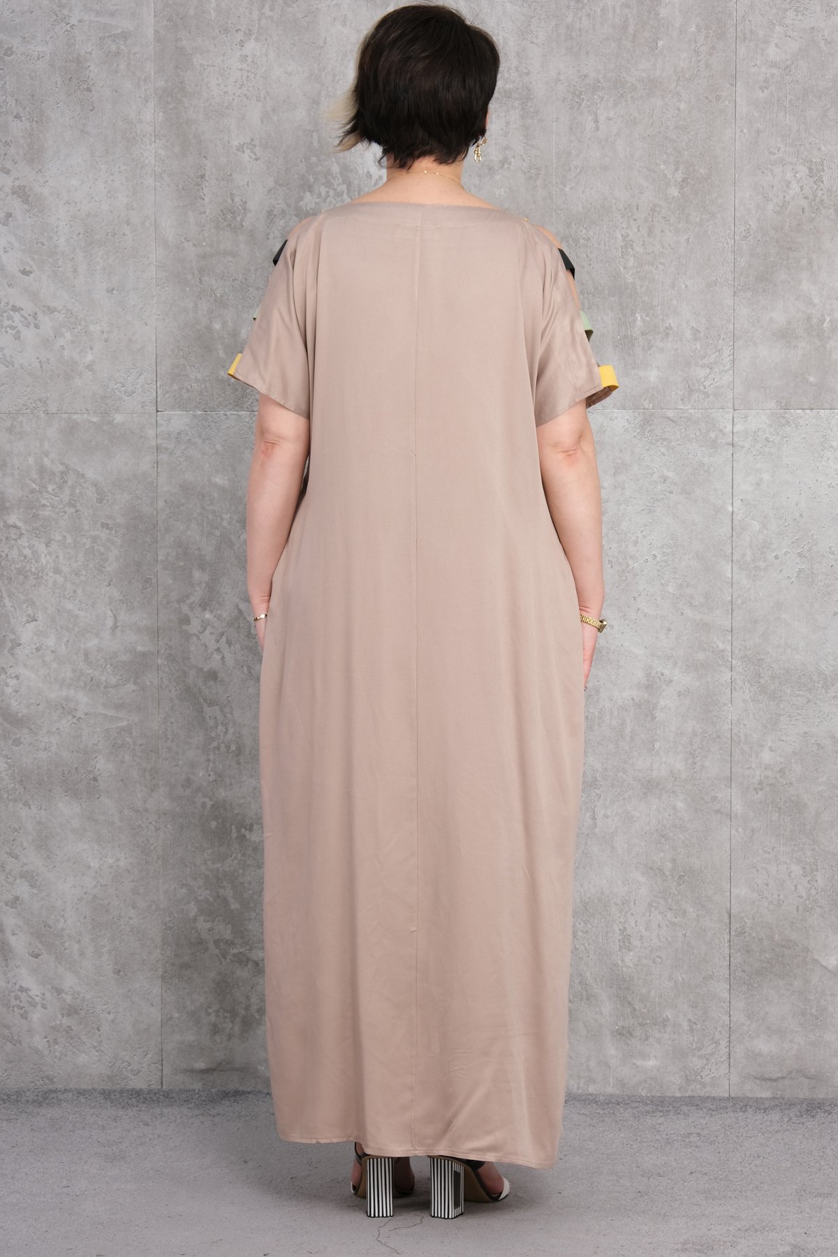 فستان مقاس كبير-البيج