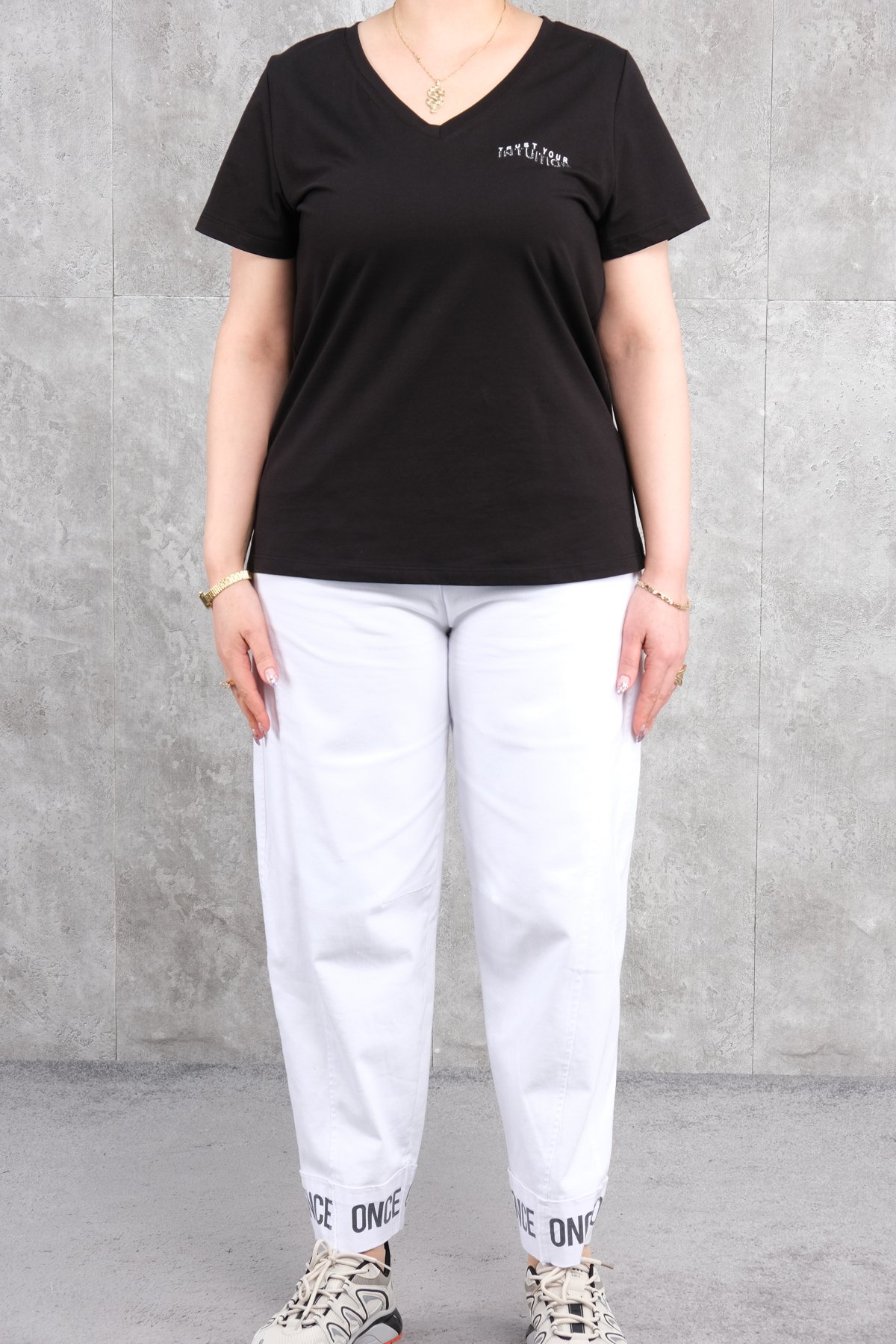 طقم رياضي نسائي مقاس كبير مكون من قطعتين-الأسود