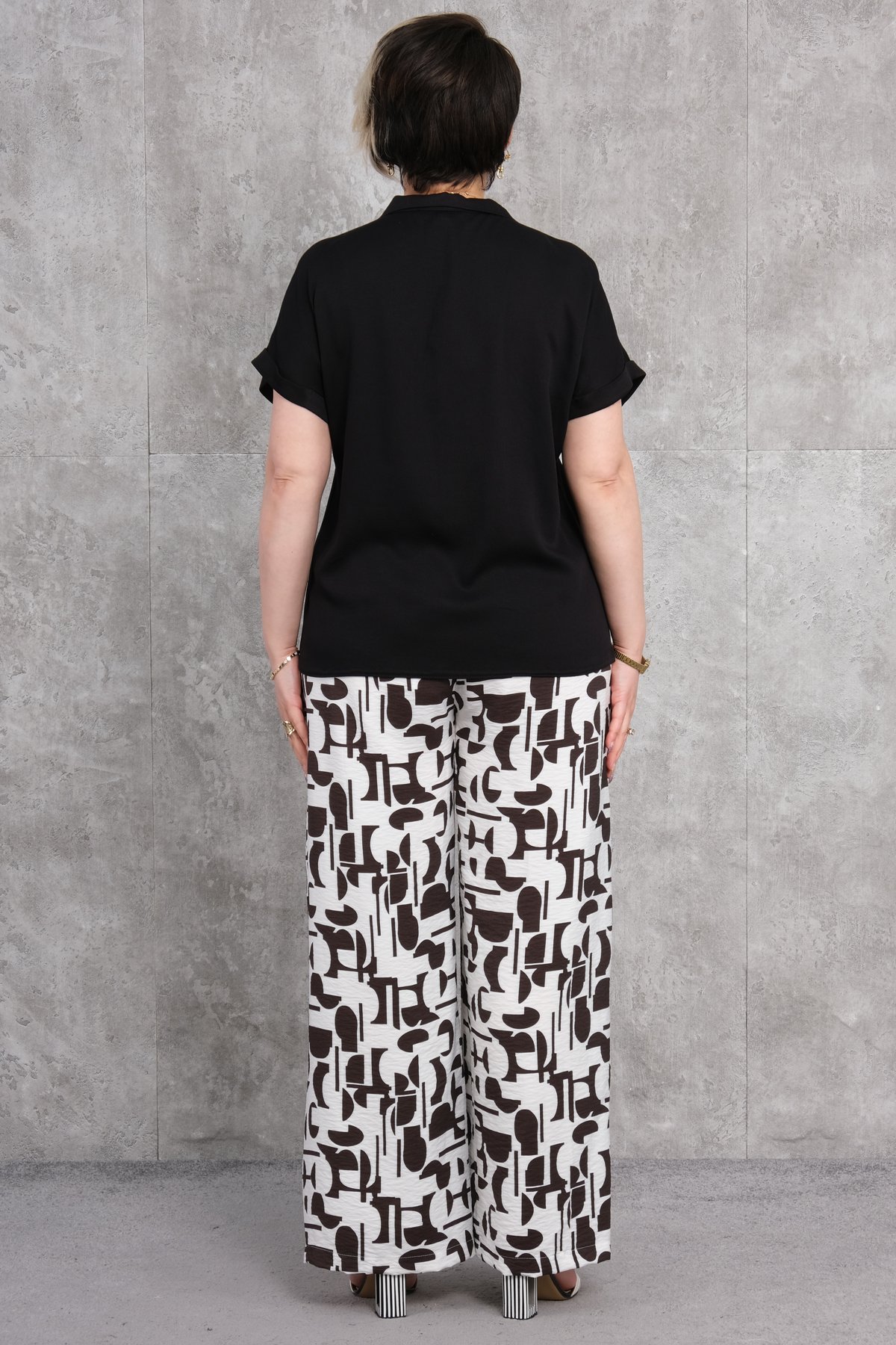 طقم من قطعتين مقاس كبير-البني