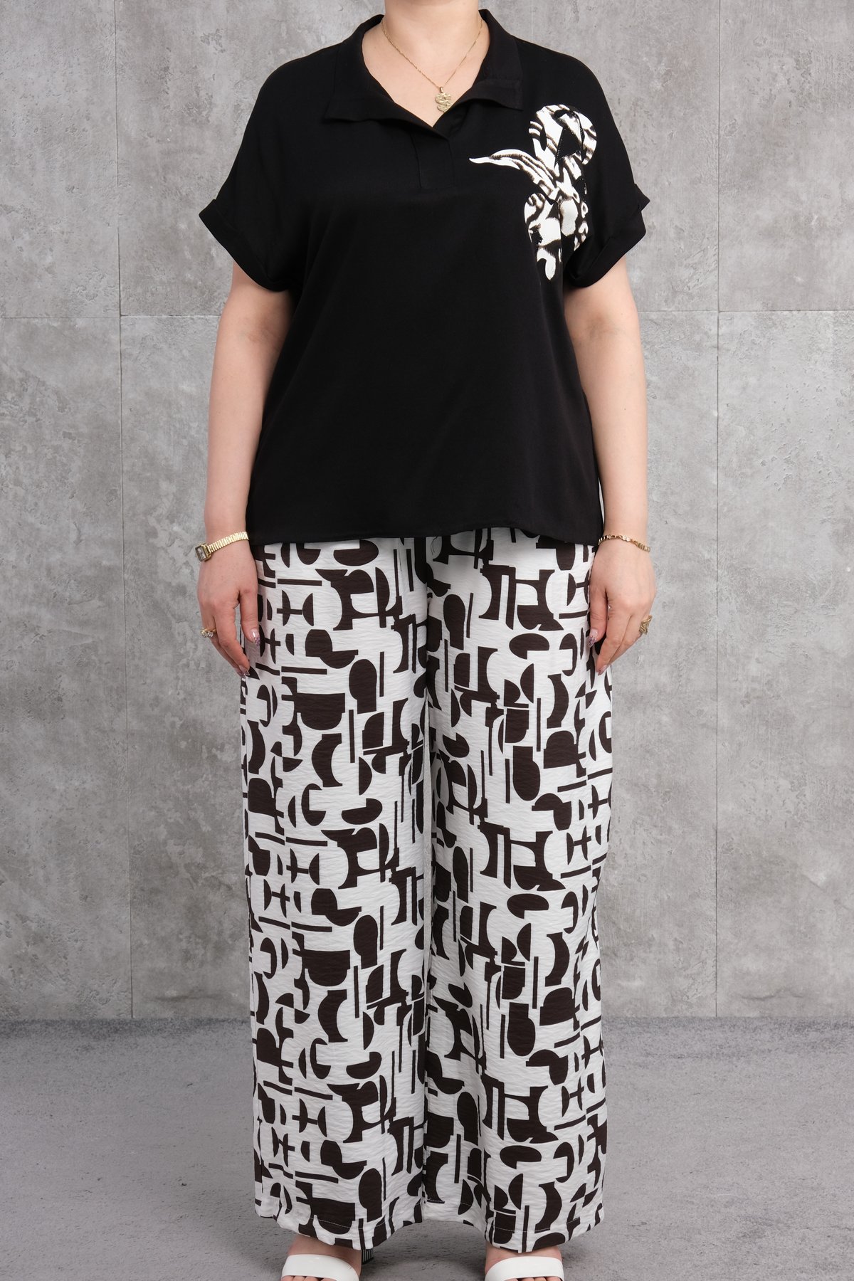 طقم من قطعتين مقاس كبير-البني