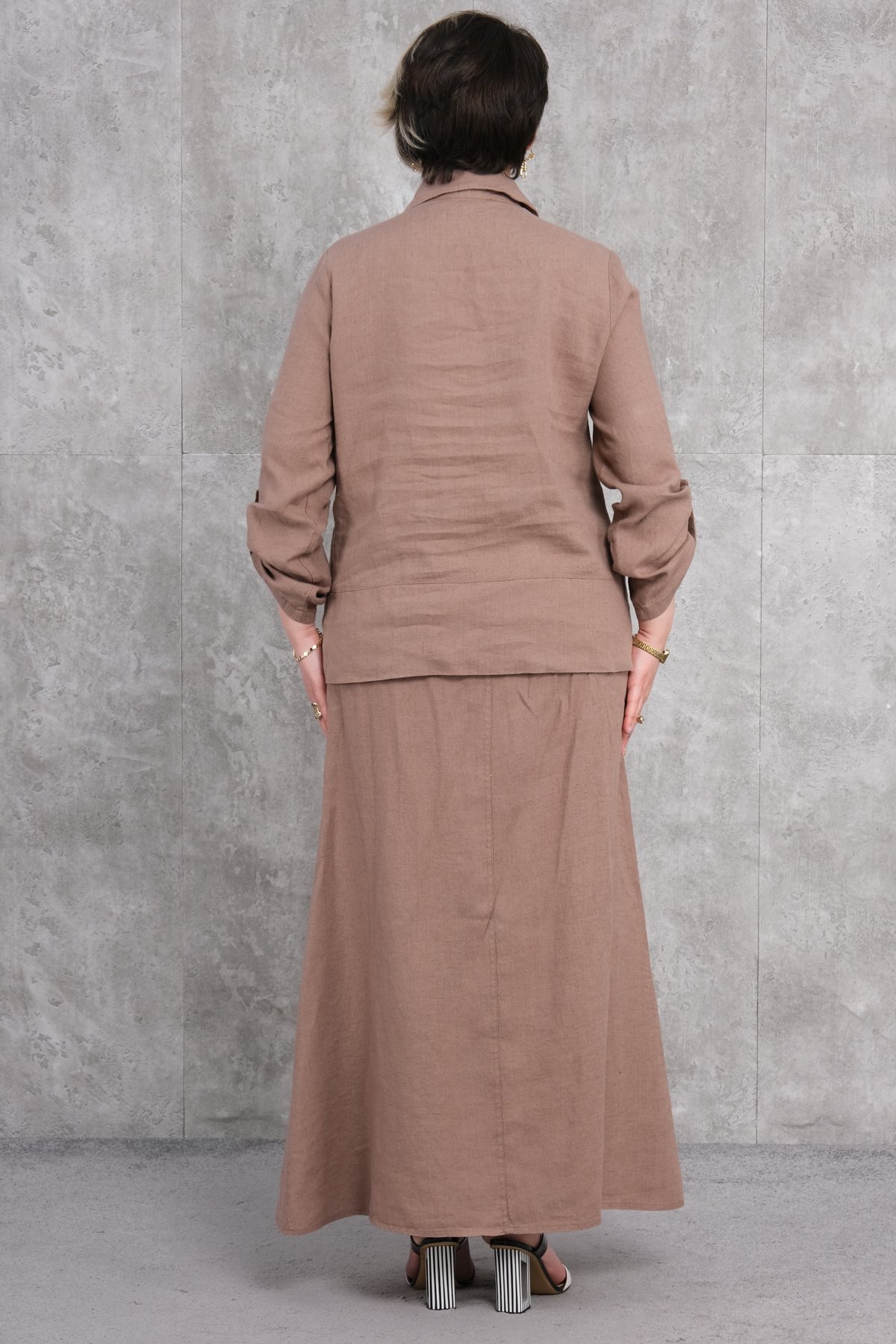 طقم من قطعتين مقاس كبير-البني