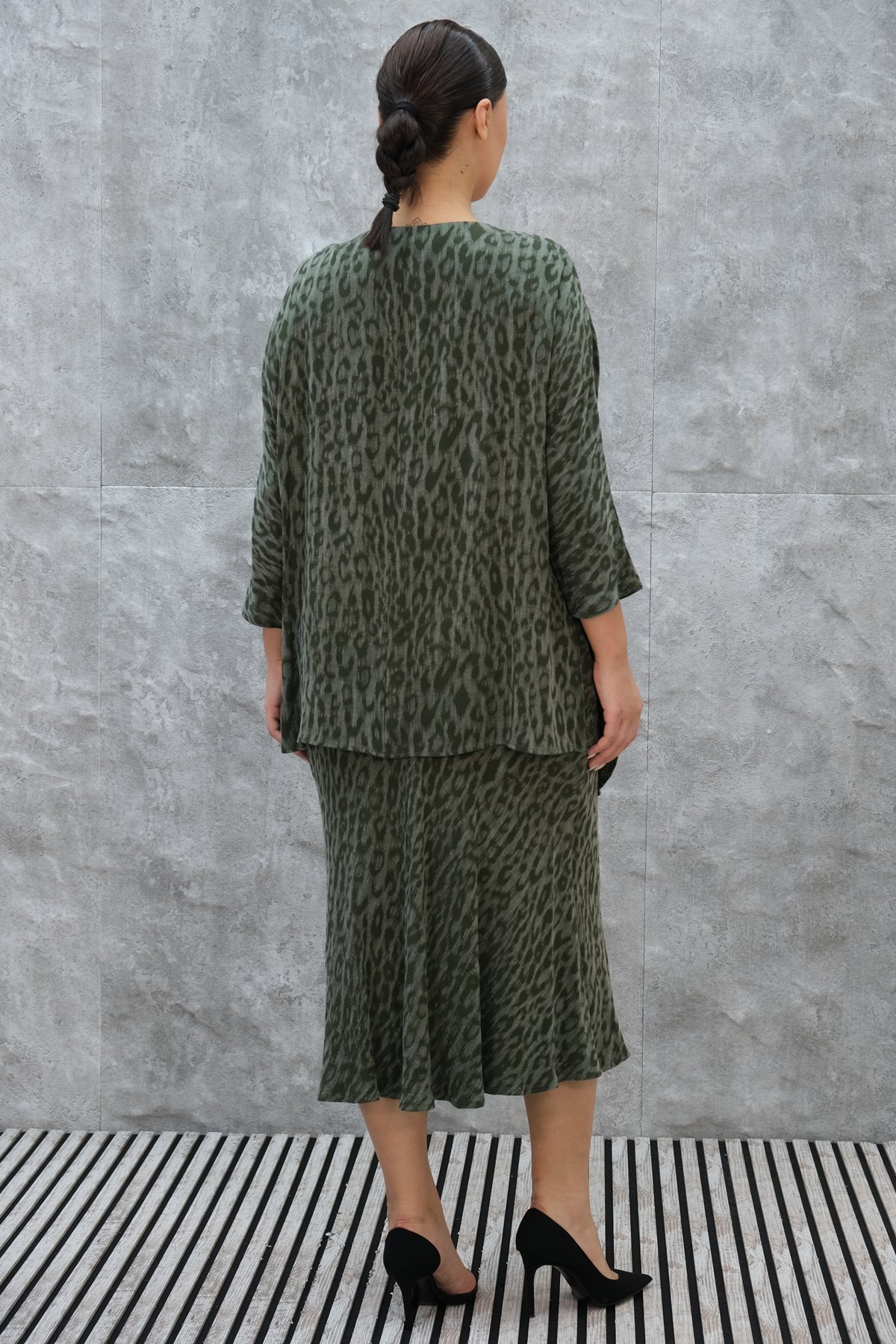 Plus Size Classic Two-Piece Set-Khaki