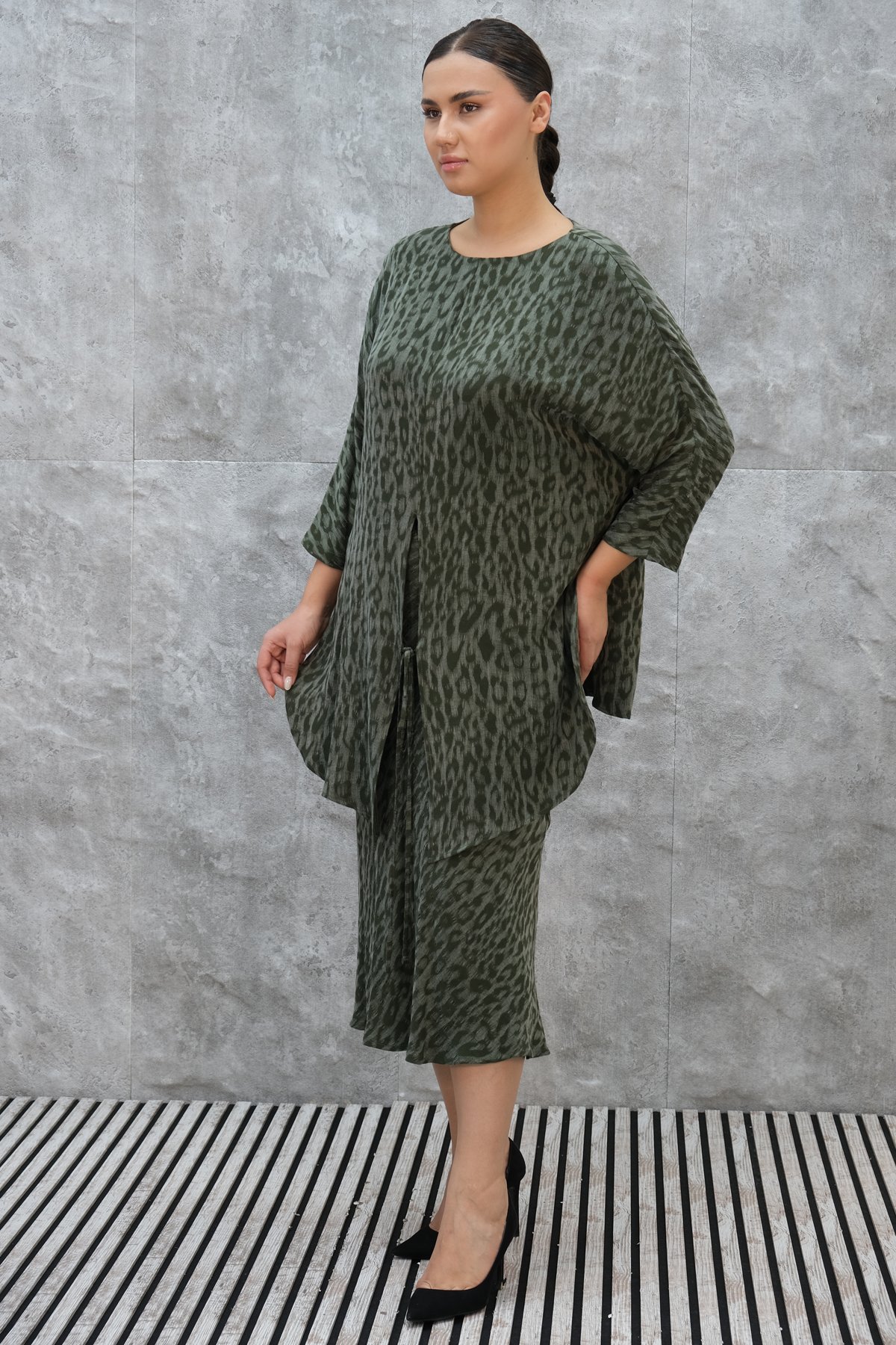 Plus Size Classic Two-Piece Set-Khaki